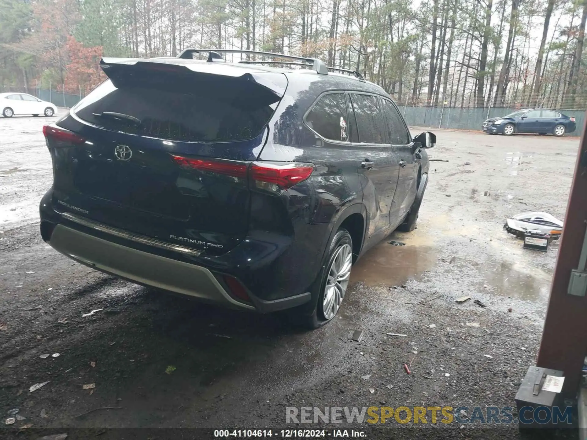 4 Photograph of a damaged car 5TDKDRBHXPS506513 TOYOTA HIGHLANDER 2023