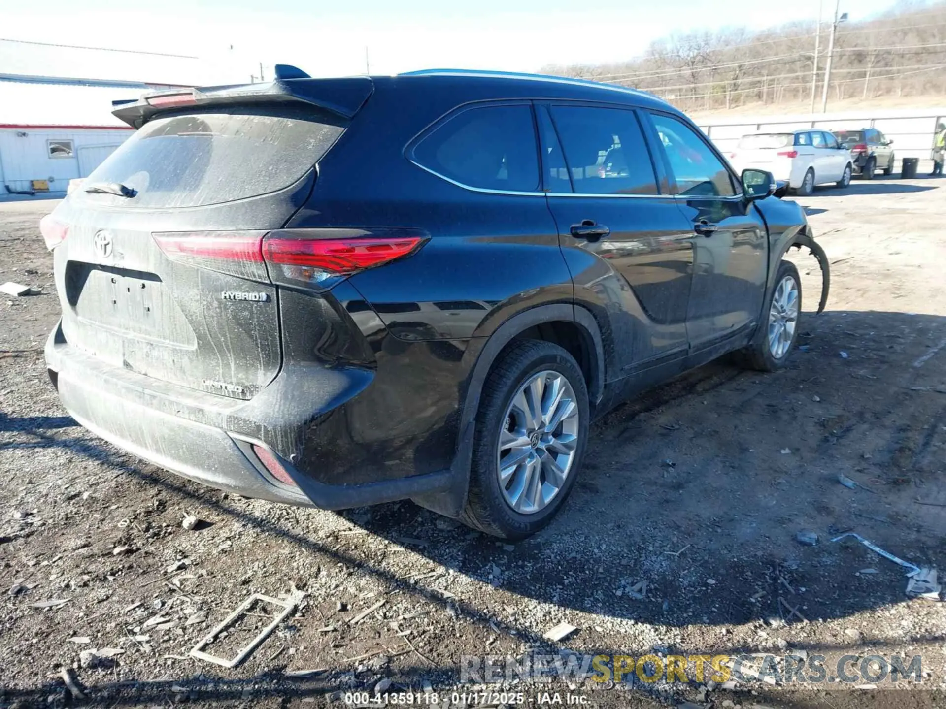 4 Photograph of a damaged car 5TDXBRCH1PS582776 TOYOTA HIGHLANDER 2023