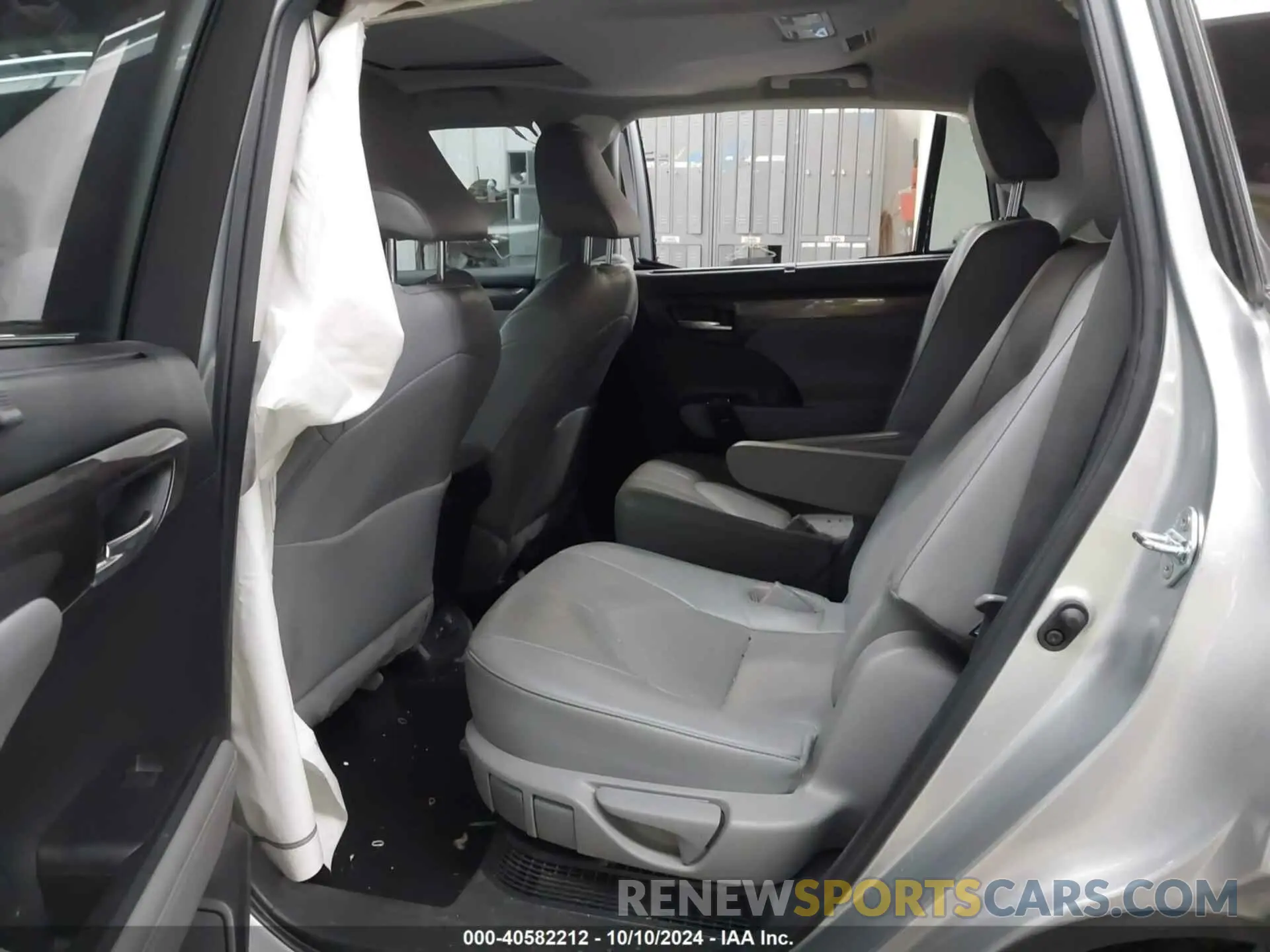 8 Photograph of a damaged car 5TDXBRCH5PS572154 TOYOTA HIGHLANDER 2023