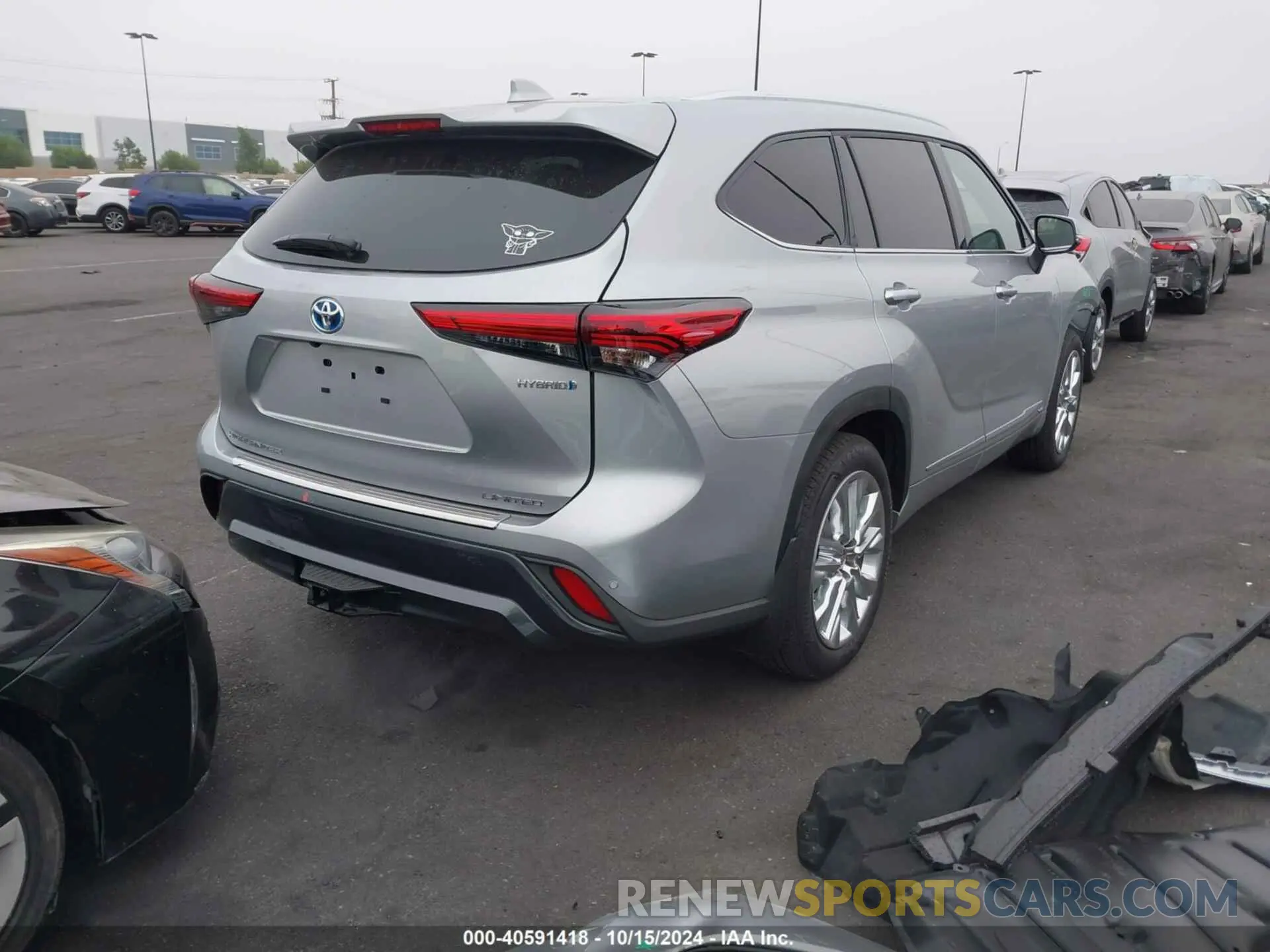 4 Photograph of a damaged car 5TDXBRCH5PS582361 TOYOTA HIGHLANDER 2023
