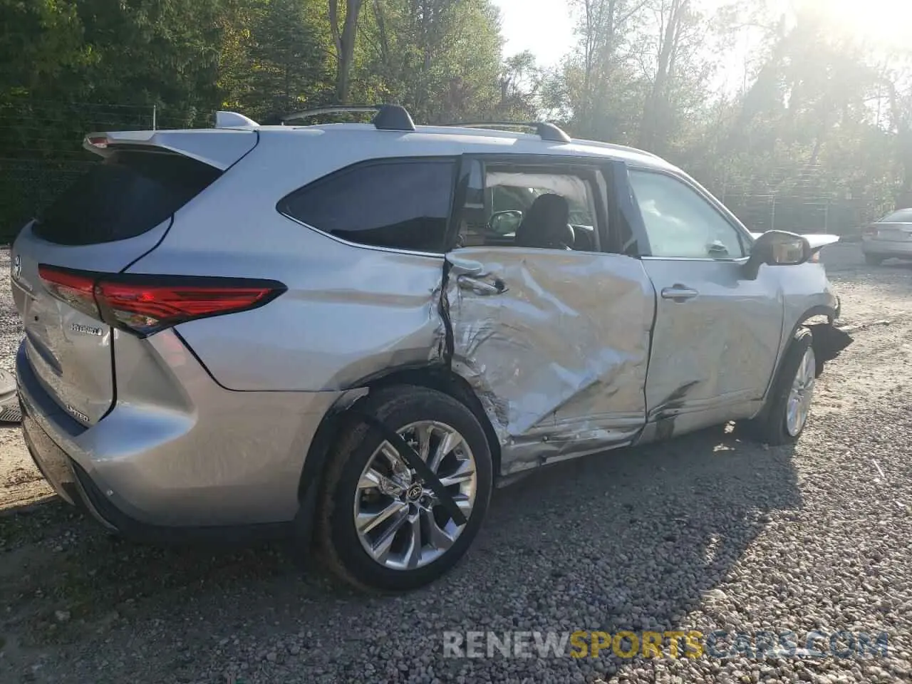 3 Photograph of a damaged car 5TDXBRCH6PS602231 TOYOTA HIGHLANDER 2023