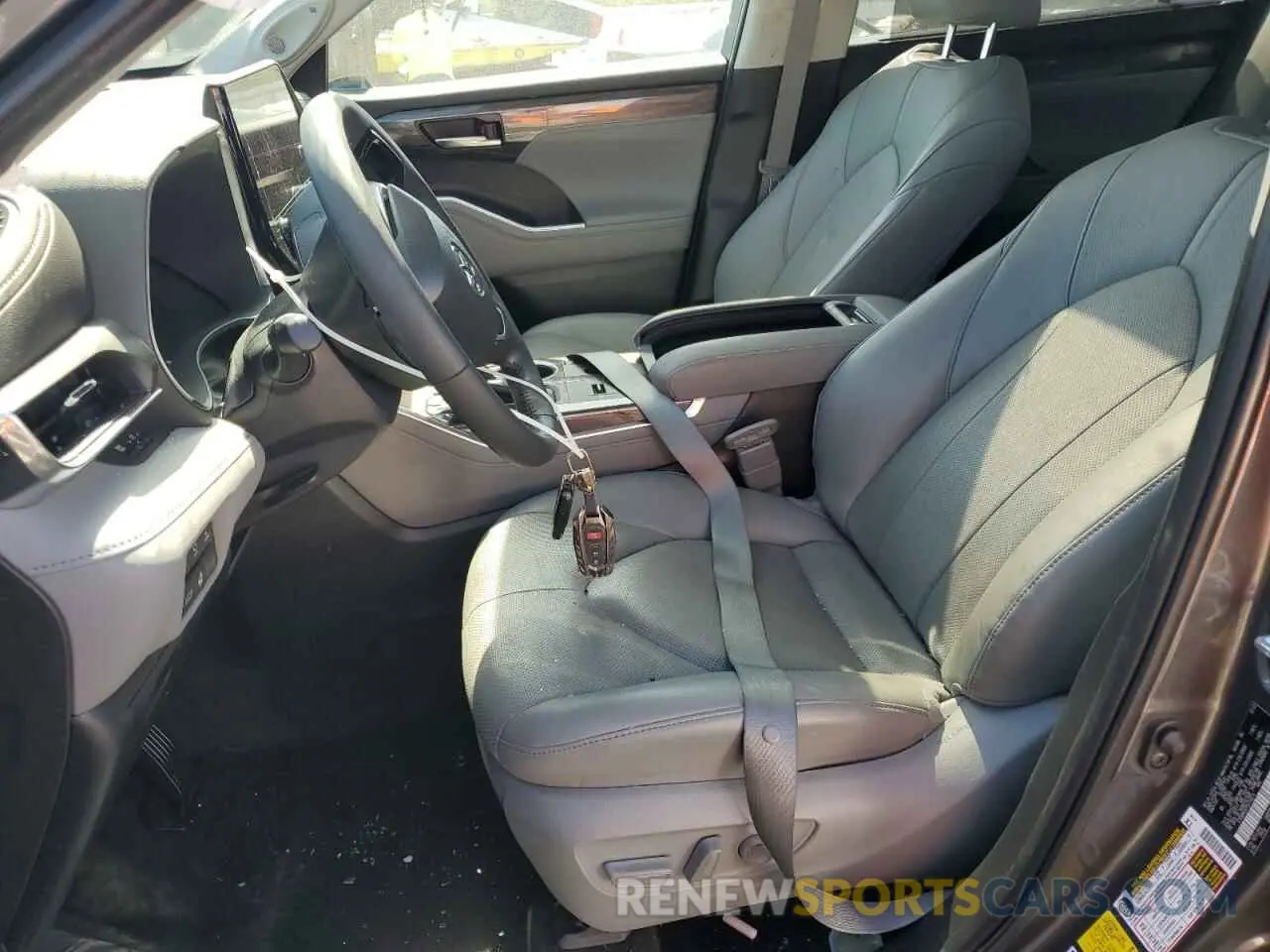 7 Photograph of a damaged car 5TDXBRCH7PS110811 TOYOTA HIGHLANDER 2023