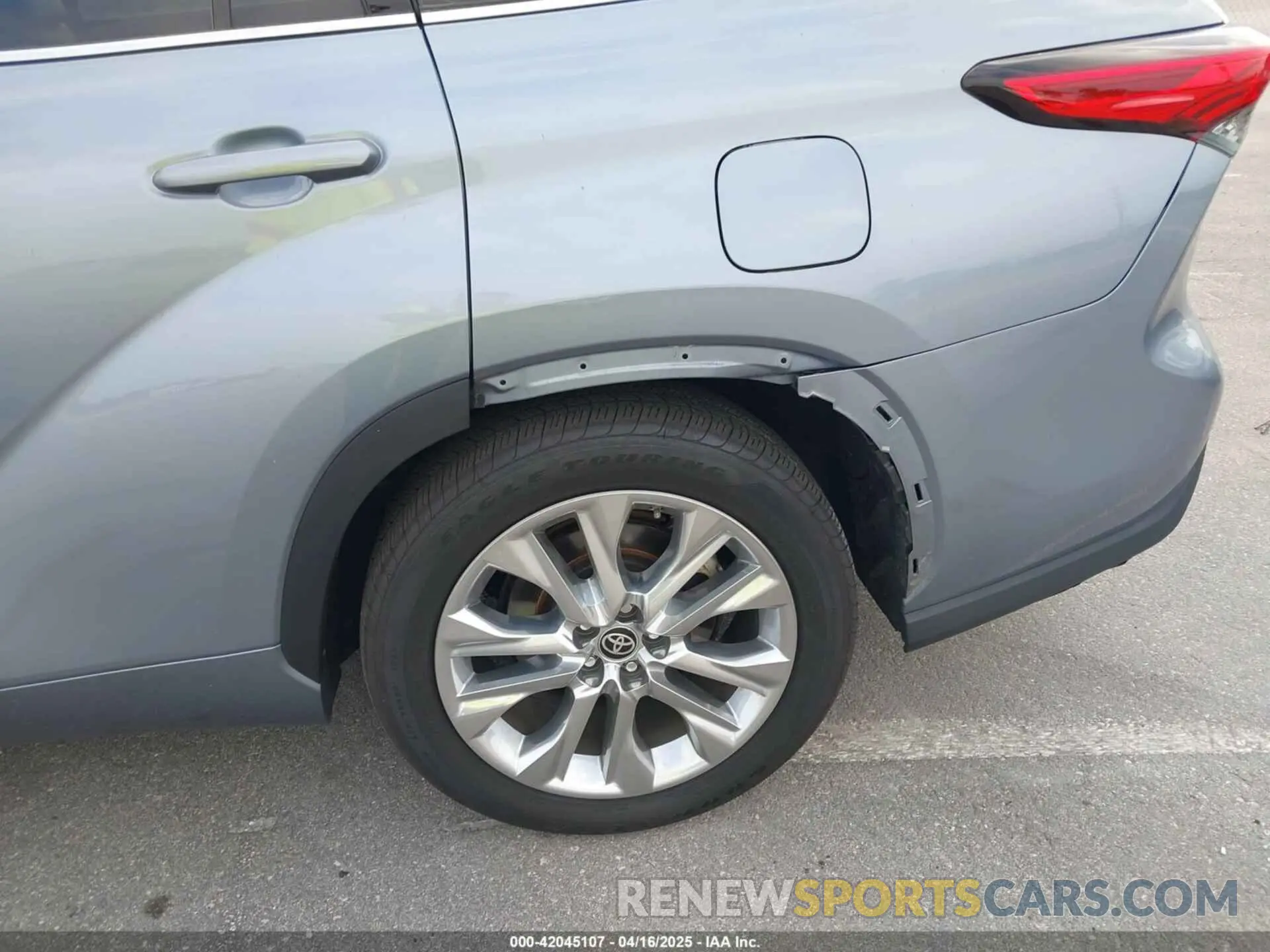 18 Photograph of a damaged car 5TDYARAH3PS019125 TOYOTA HIGHLANDER 2023