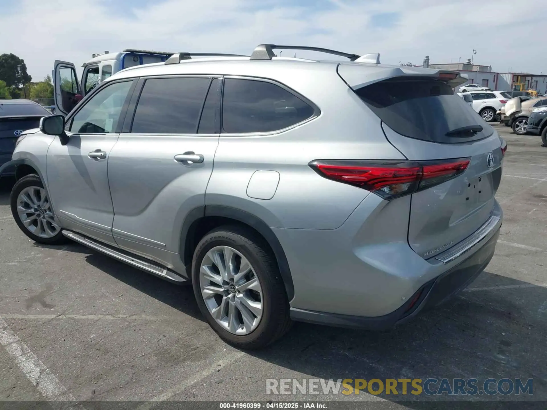 3 Photograph of a damaged car 5TDYARAH9PS523498 TOYOTA HIGHLANDER 2023