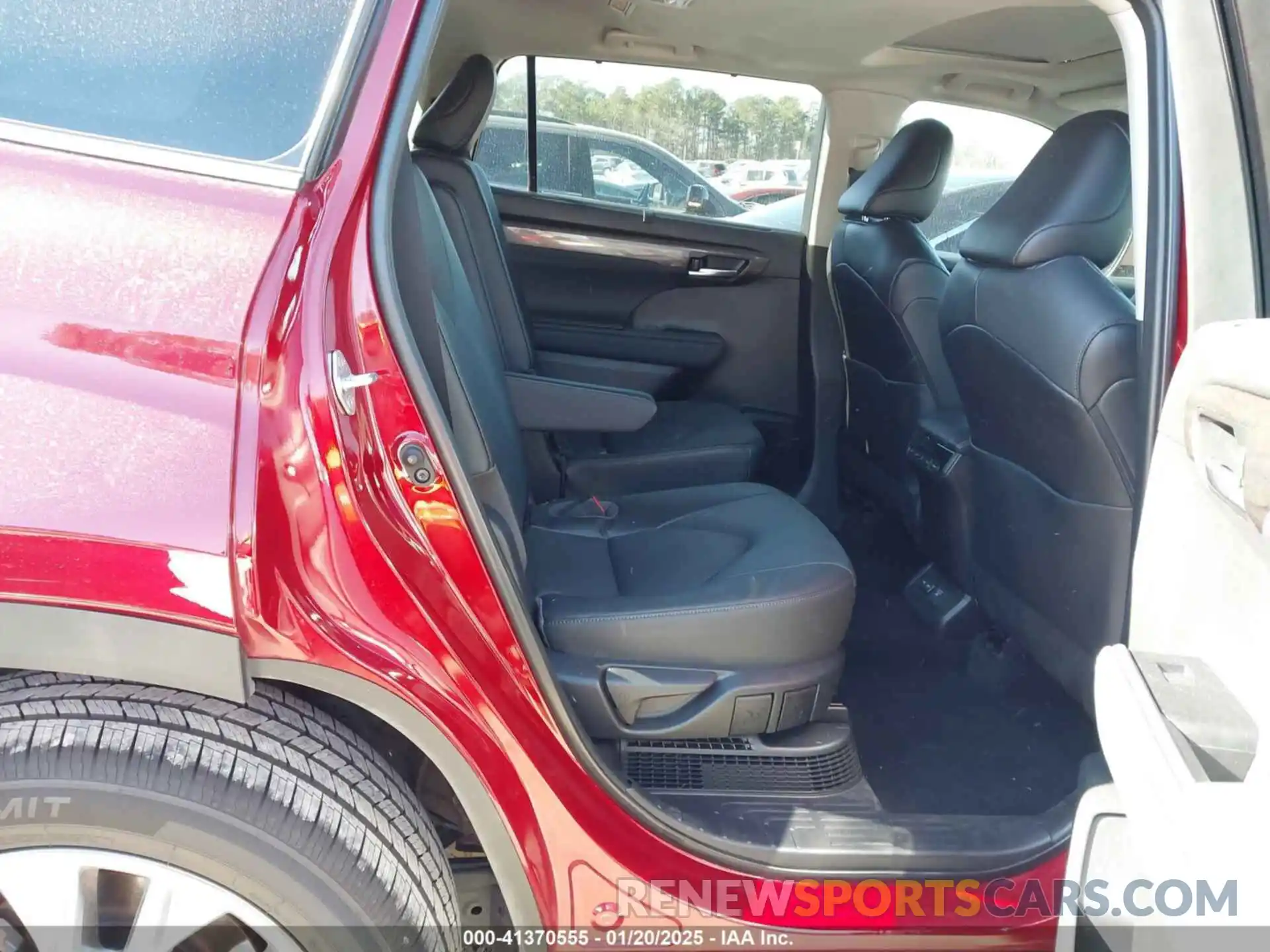 8 Photograph of a damaged car 5TDYARAHXPS523199 TOYOTA HIGHLANDER 2023