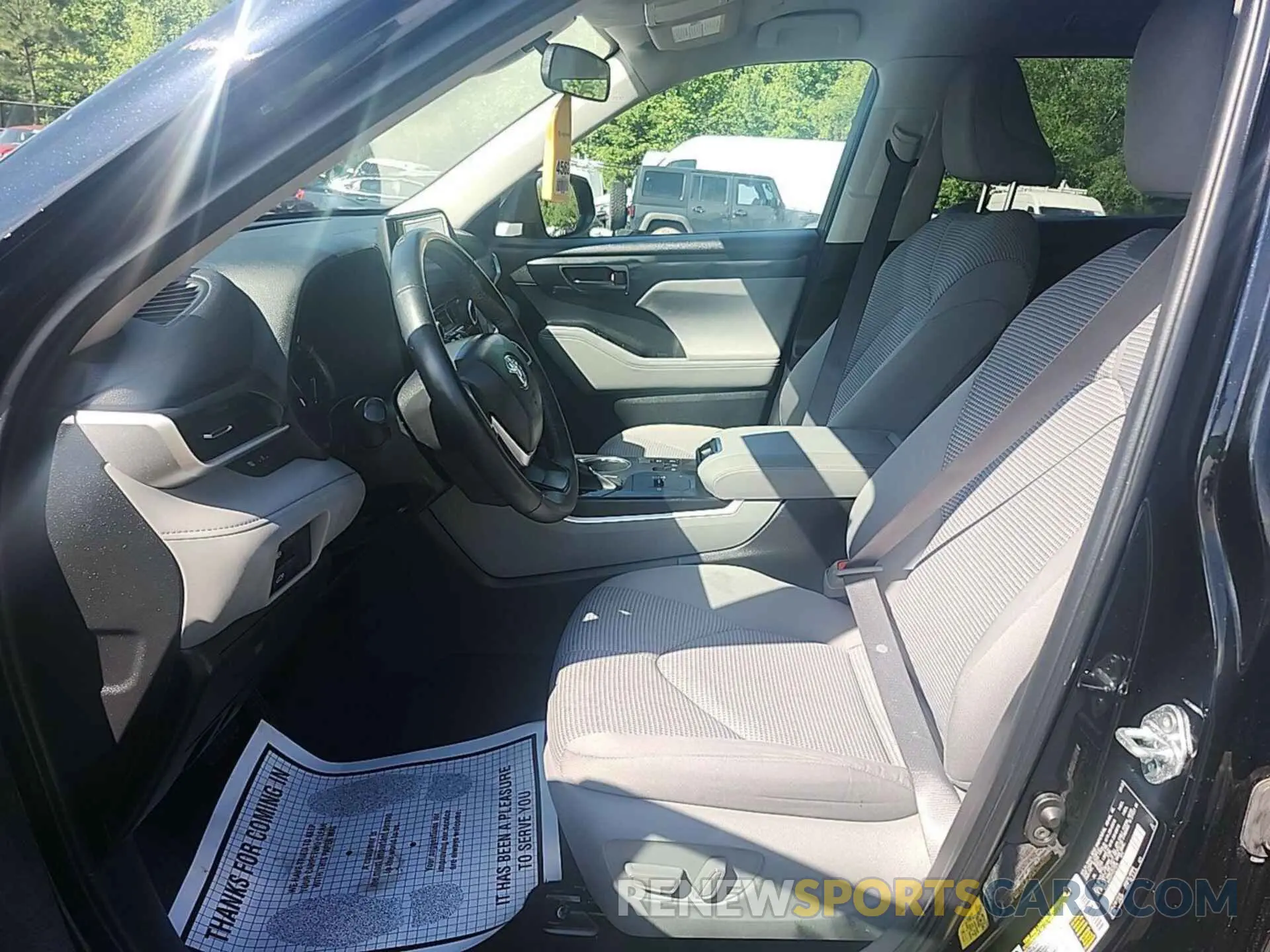 8 Photograph of a damaged car 5TDZARAH2PS527025 TOYOTA HIGHLANDER 2023