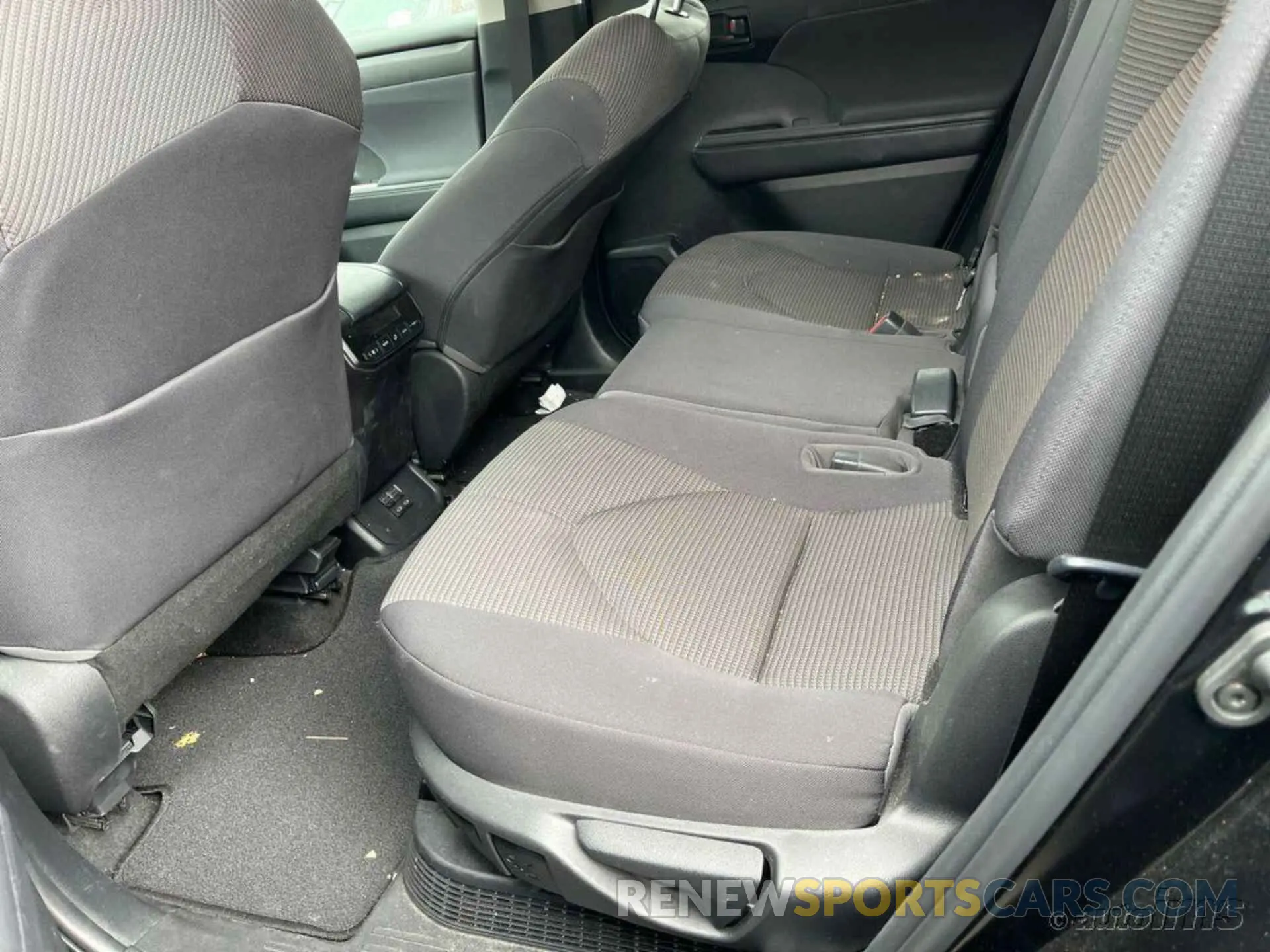5 Photograph of a damaged car 5TDZARAH3PS527731 TOYOTA HIGHLANDER 2023