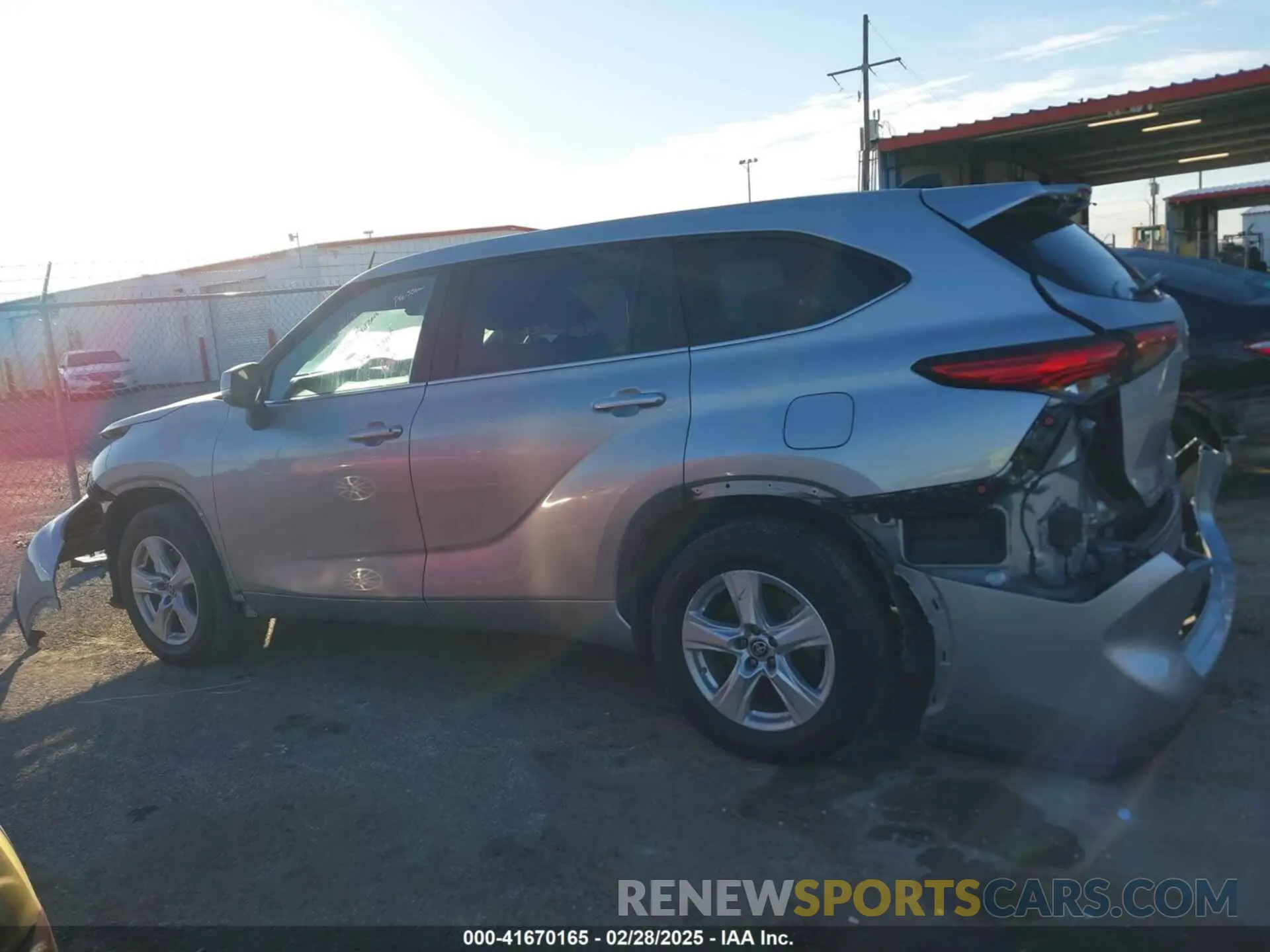 14 Photograph of a damaged car 5TDZARAH7PS519597 TOYOTA HIGHLANDER 2023