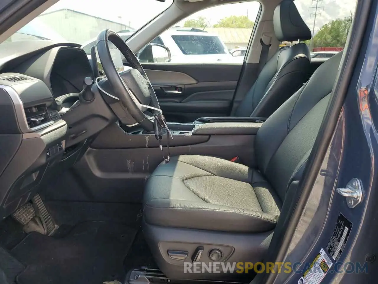 7 Photograph of a damaged car 5TDAAAB50RS005290 TOYOTA HIGHLANDER 2024