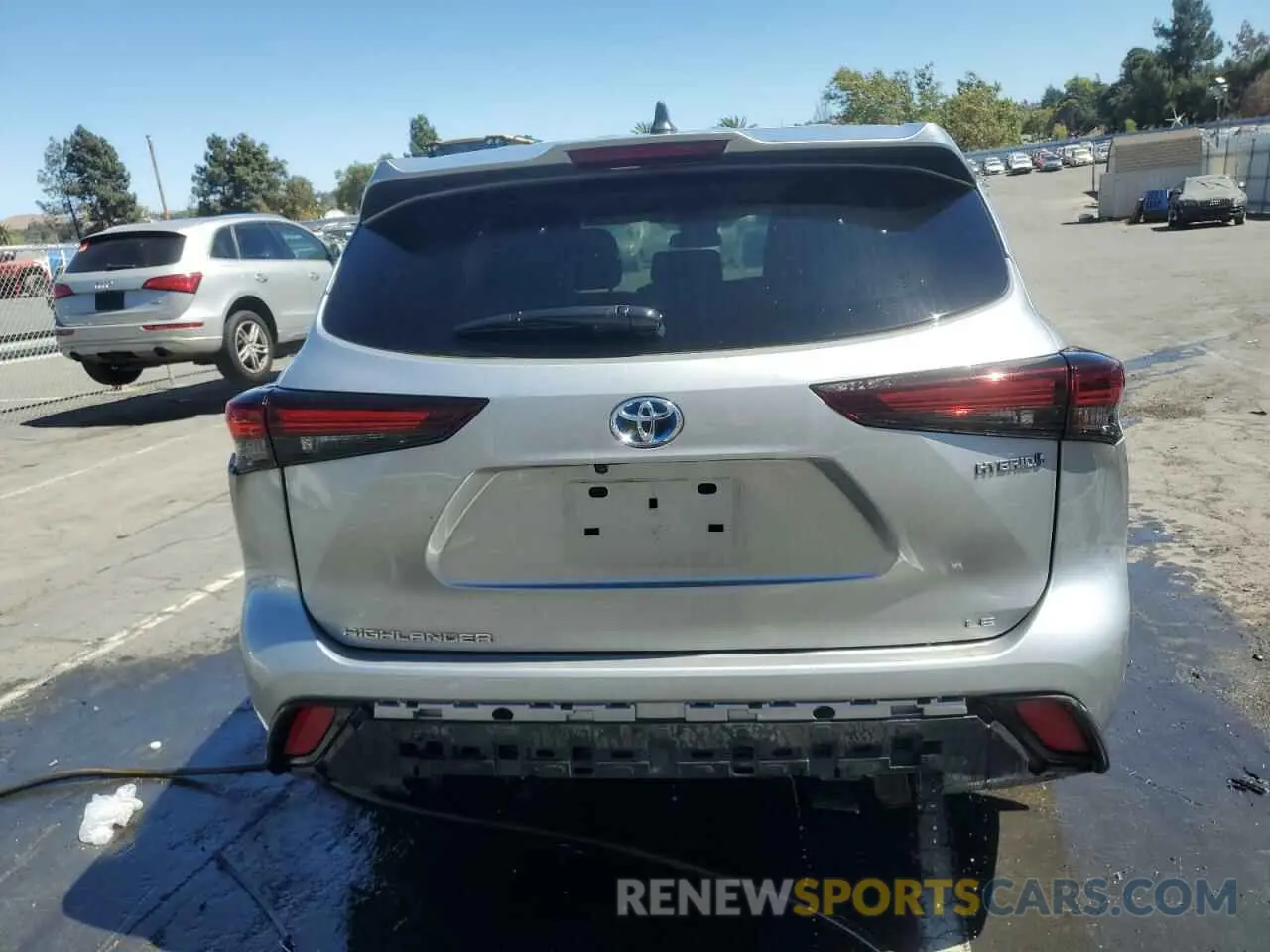 11 Photograph of a damaged car 5TDBBRCH2RS602935 TOYOTA HIGHLANDER 2024