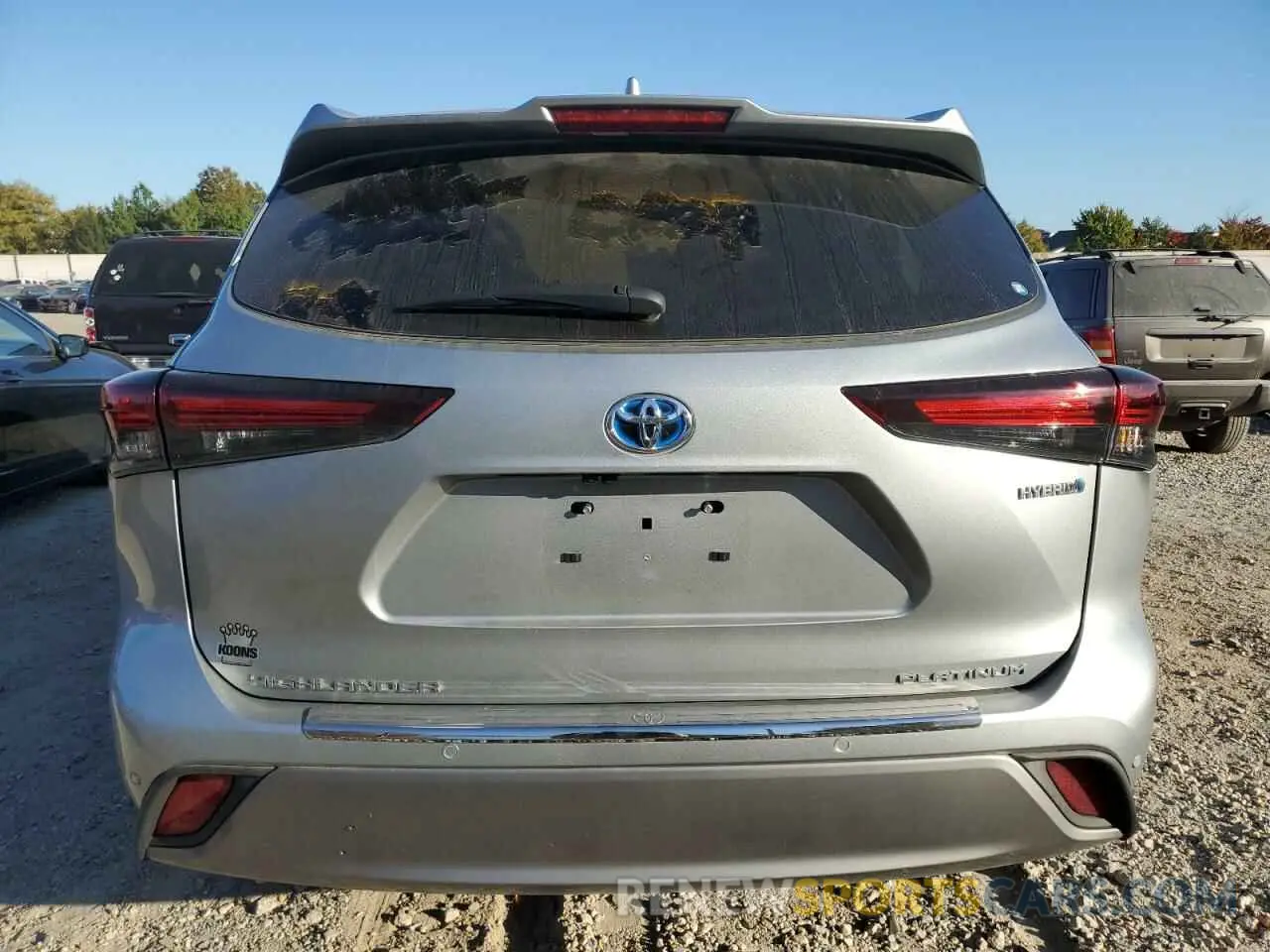 6 Photograph of a damaged car 5TDEBRCH0RS142347 TOYOTA HIGHLANDER 2024