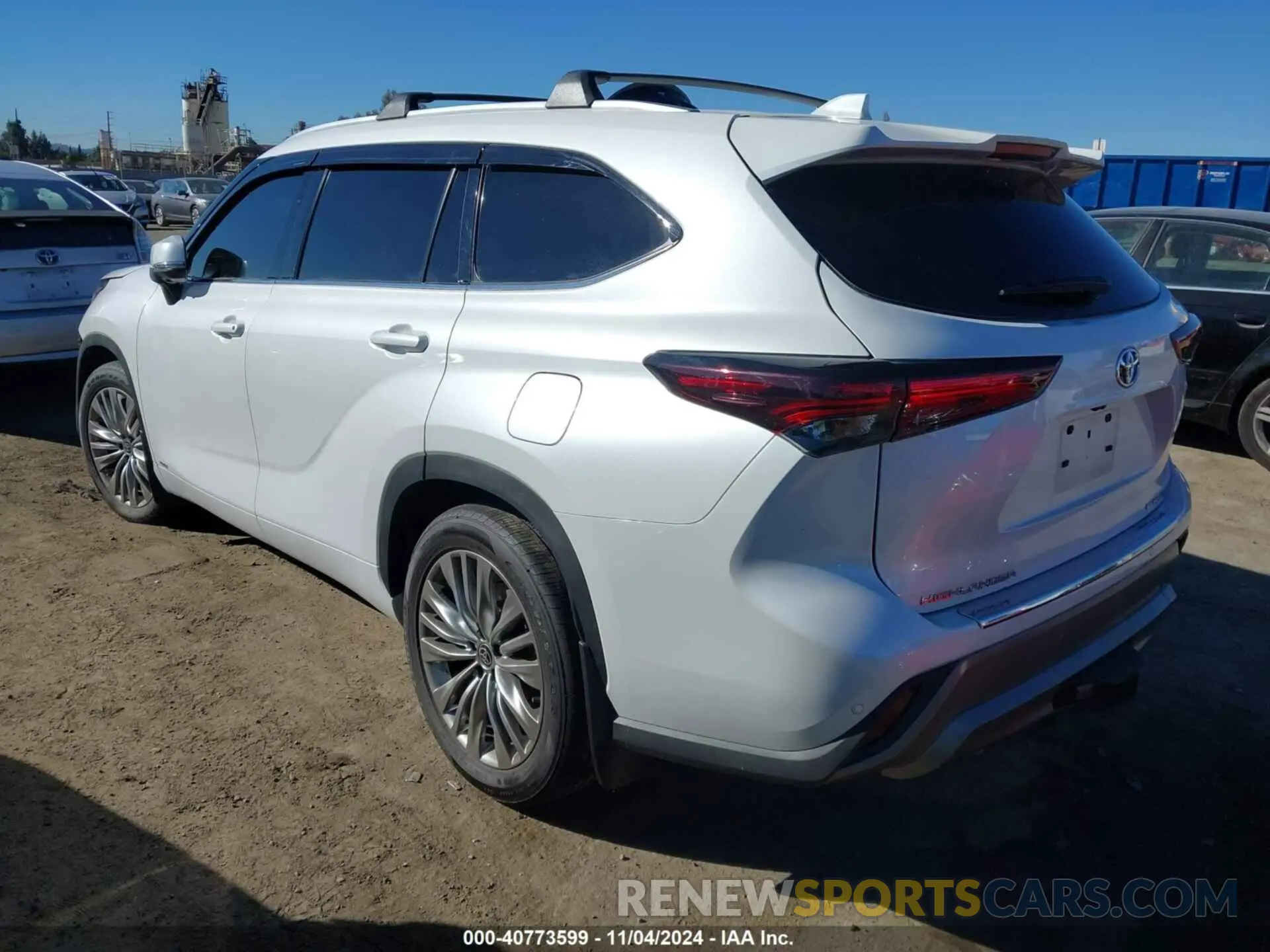 3 Photograph of a damaged car 5TDEBRCH0RS614871 TOYOTA HIGHLANDER 2024
