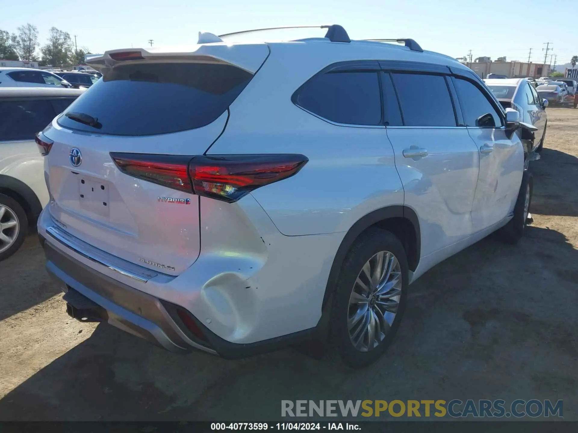 4 Photograph of a damaged car 5TDEBRCH0RS614871 TOYOTA HIGHLANDER 2024