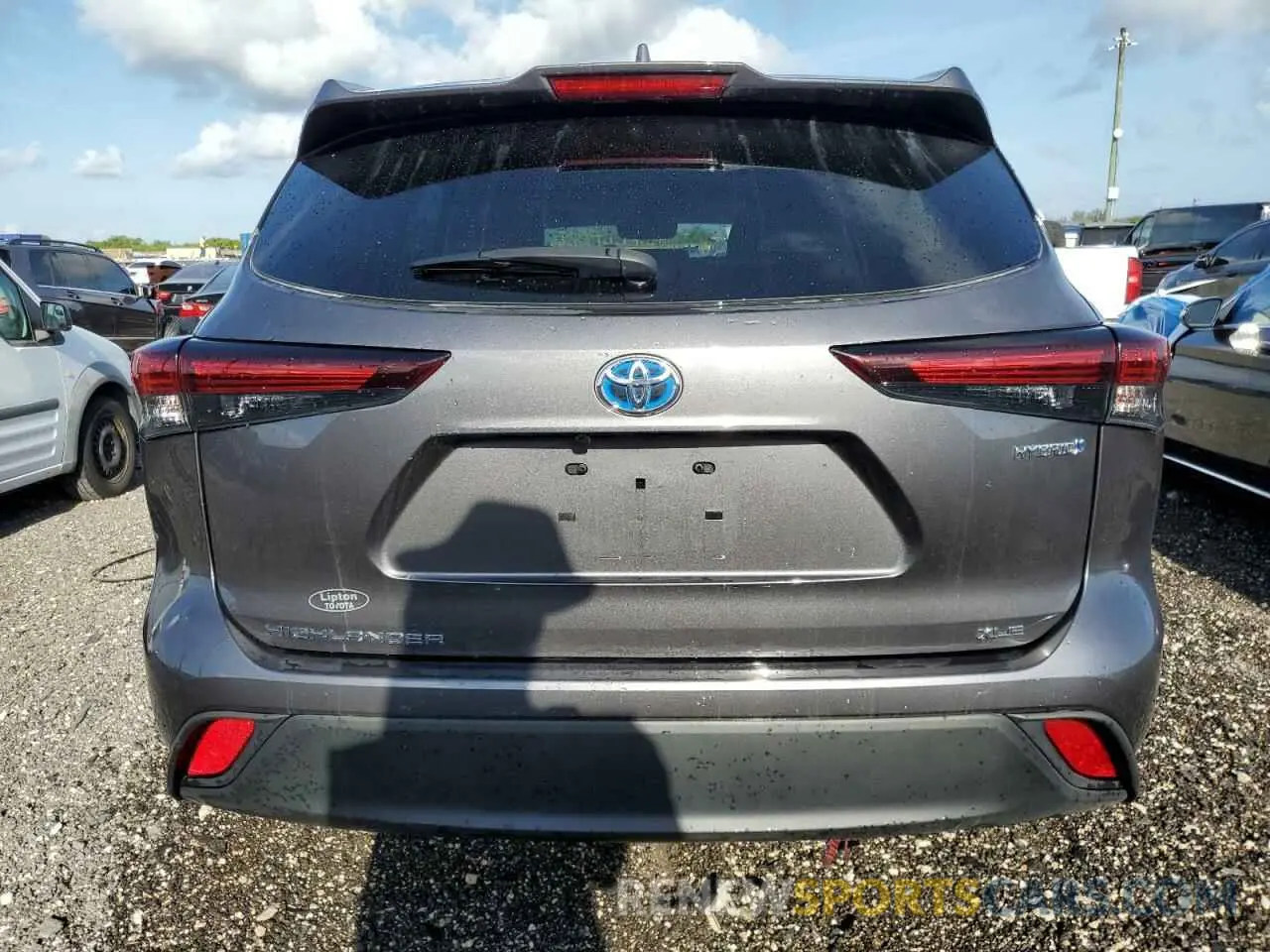6 Photograph of a damaged car 5TDKARAH1RS530020 TOYOTA HIGHLANDER 2024