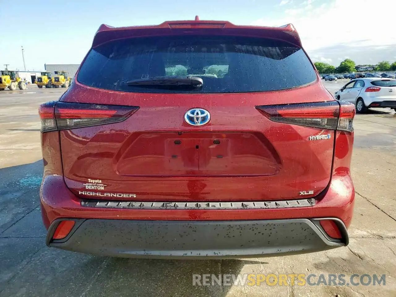 6 Photograph of a damaged car 5TDKARAH5RS530196 TOYOTA HIGHLANDER 2024