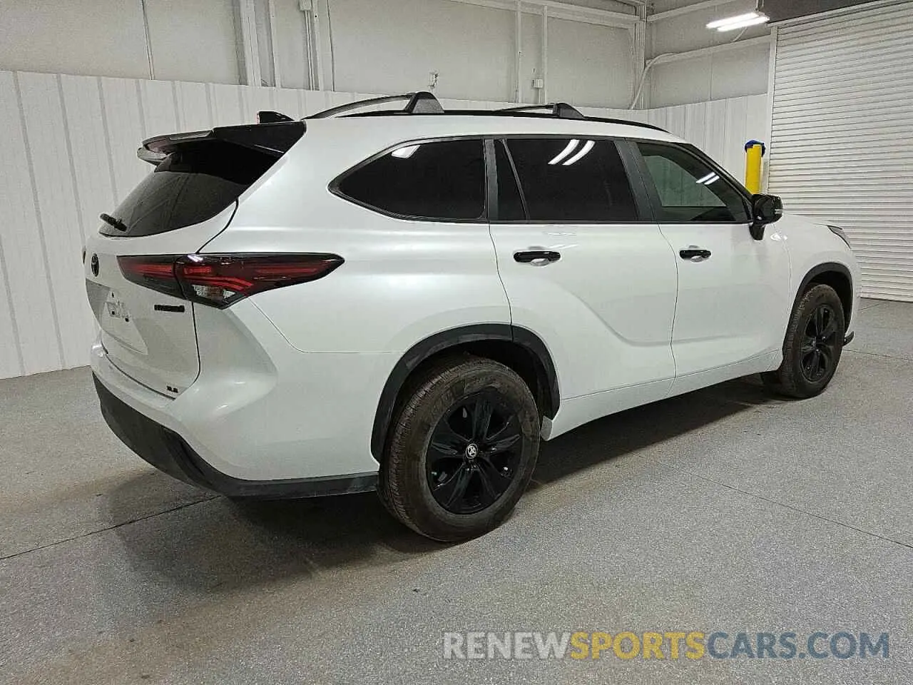 3 Photograph of a damaged car 5TDKARAH5RS534779 TOYOTA HIGHLANDER 2024