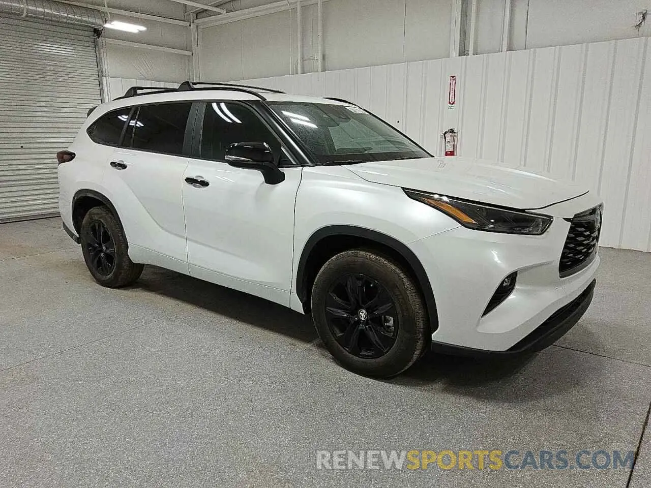 4 Photograph of a damaged car 5TDKARAH5RS534779 TOYOTA HIGHLANDER 2024