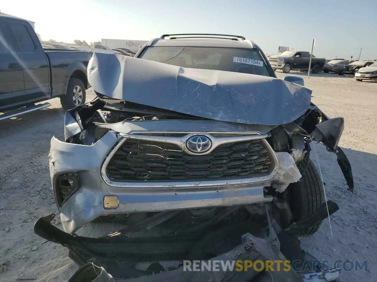 5 Photograph of a damaged car 5TDKARAH7RS530958 TOYOTA HIGHLANDER 2024
