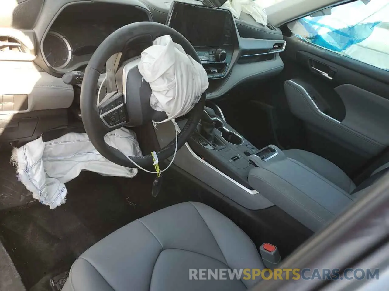 8 Photograph of a damaged car 5TDKARAH7RS530958 TOYOTA HIGHLANDER 2024