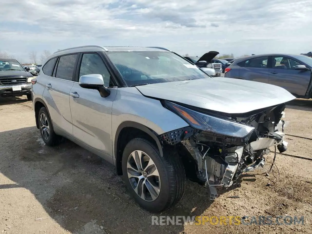4 Photograph of a damaged car 5TDKBRCH3RS636172 TOYOTA HIGHLANDER 2024