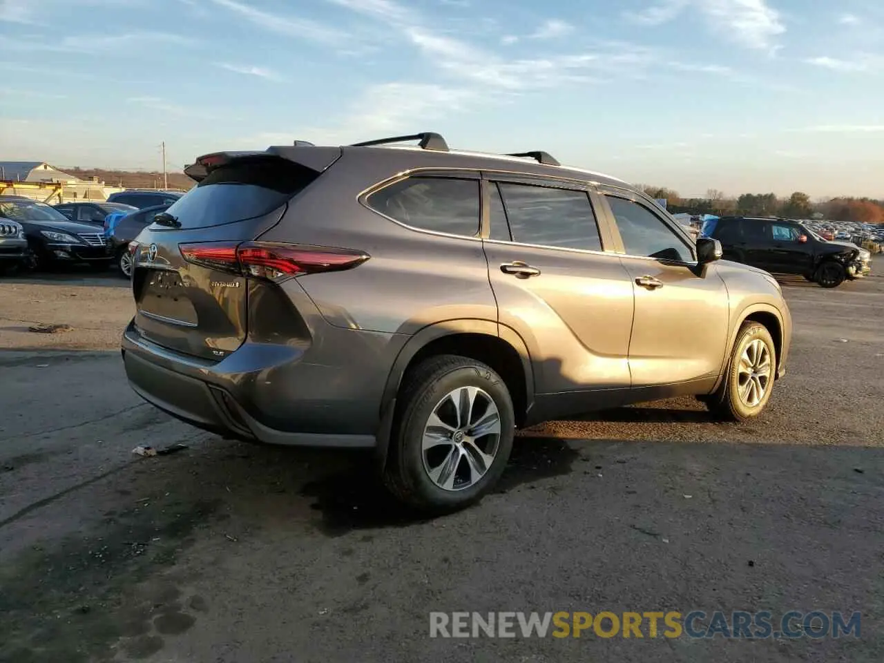 3 Photograph of a damaged car 5TDKBRCH4RS606016 TOYOTA HIGHLANDER 2024