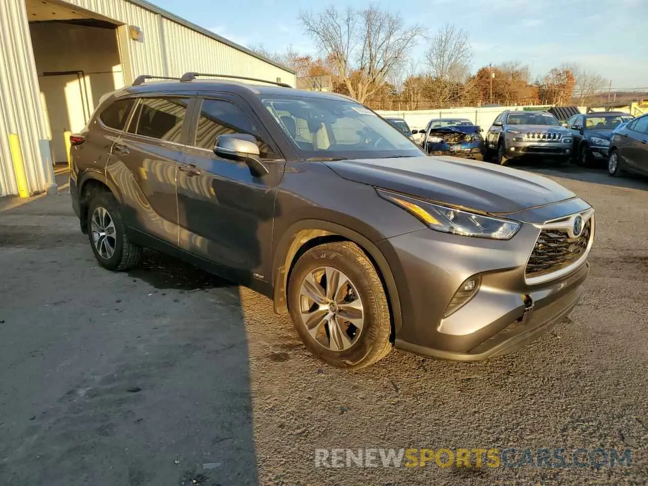 4 Photograph of a damaged car 5TDKBRCH4RS606016 TOYOTA HIGHLANDER 2024