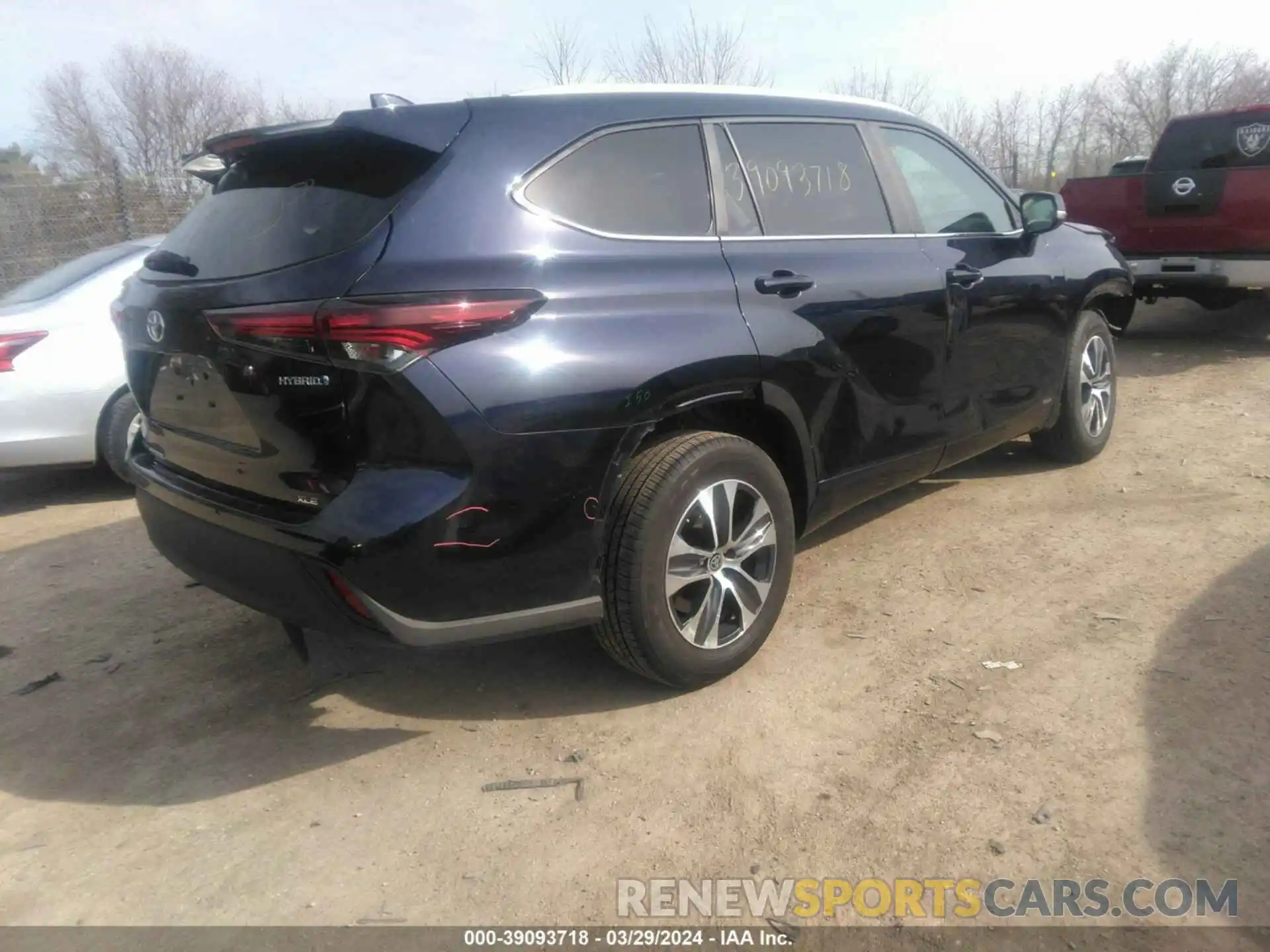 4 Photograph of a damaged car 5TDKBRCH5RS603903 TOYOTA HIGHLANDER 2024