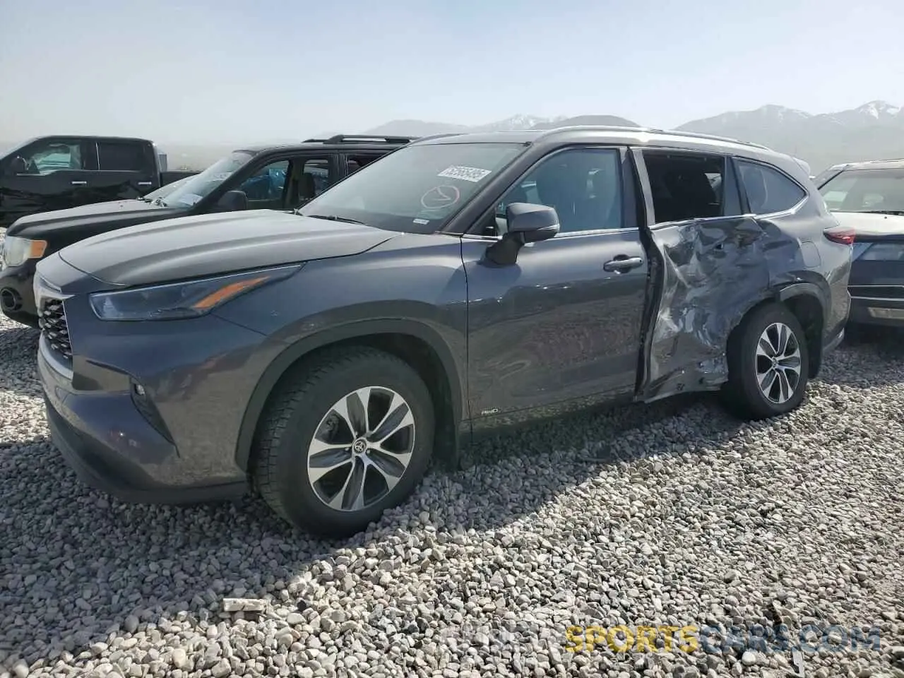 1 Photograph of a damaged car 5TDKBRCH8RS638483 TOYOTA HIGHLANDER 2024