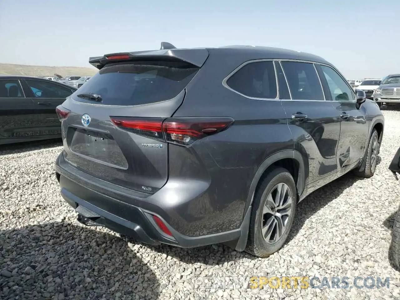 3 Photograph of a damaged car 5TDKBRCH8RS638483 TOYOTA HIGHLANDER 2024