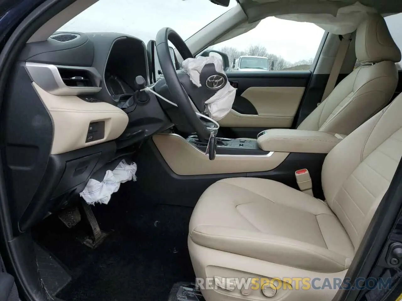 7 Photograph of a damaged car 5TDKBRCHXRS615951 TOYOTA HIGHLANDER 2024