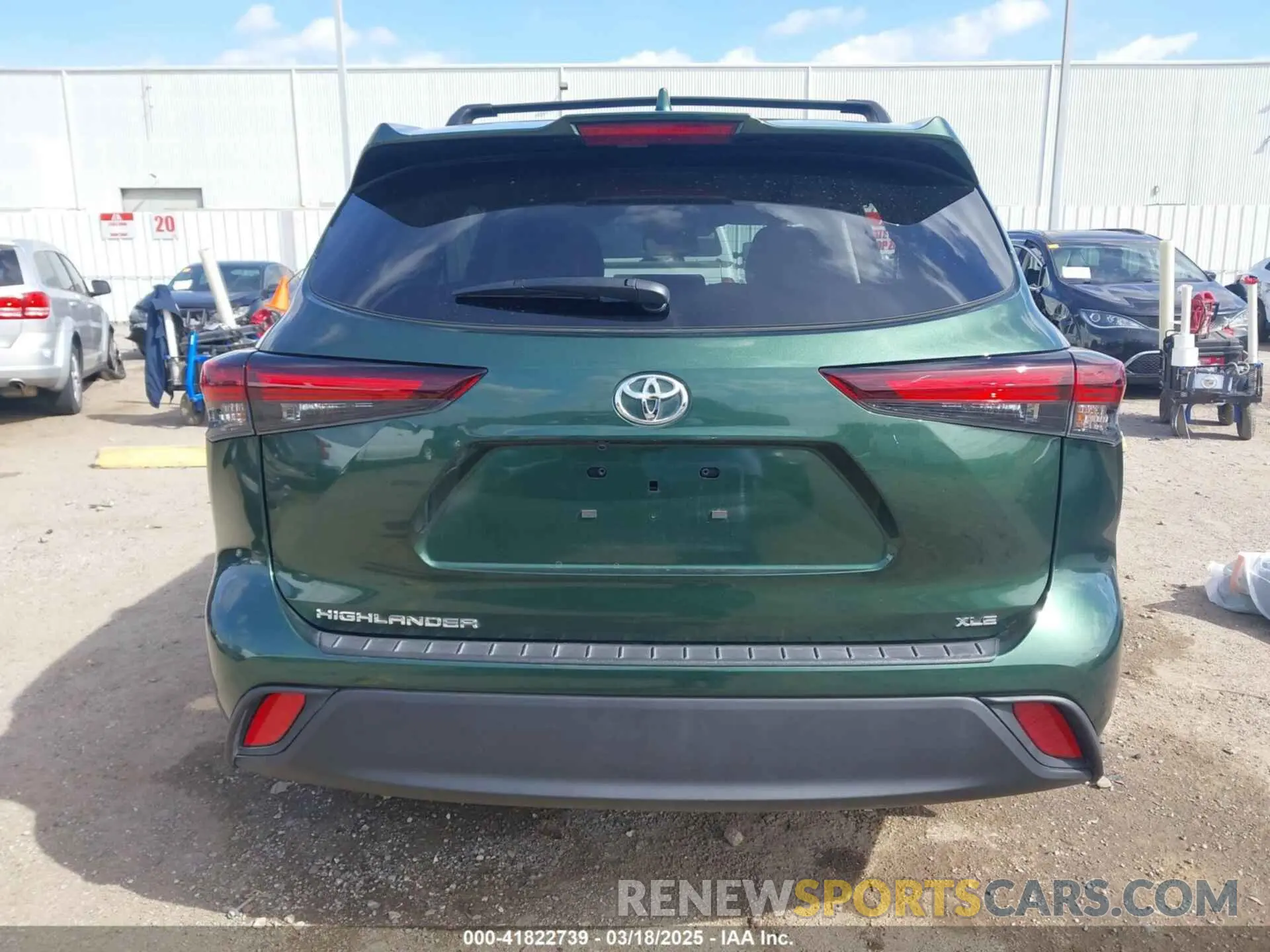 16 Photograph of a damaged car 5TDKDRAH0RS528069 TOYOTA HIGHLANDER 2024