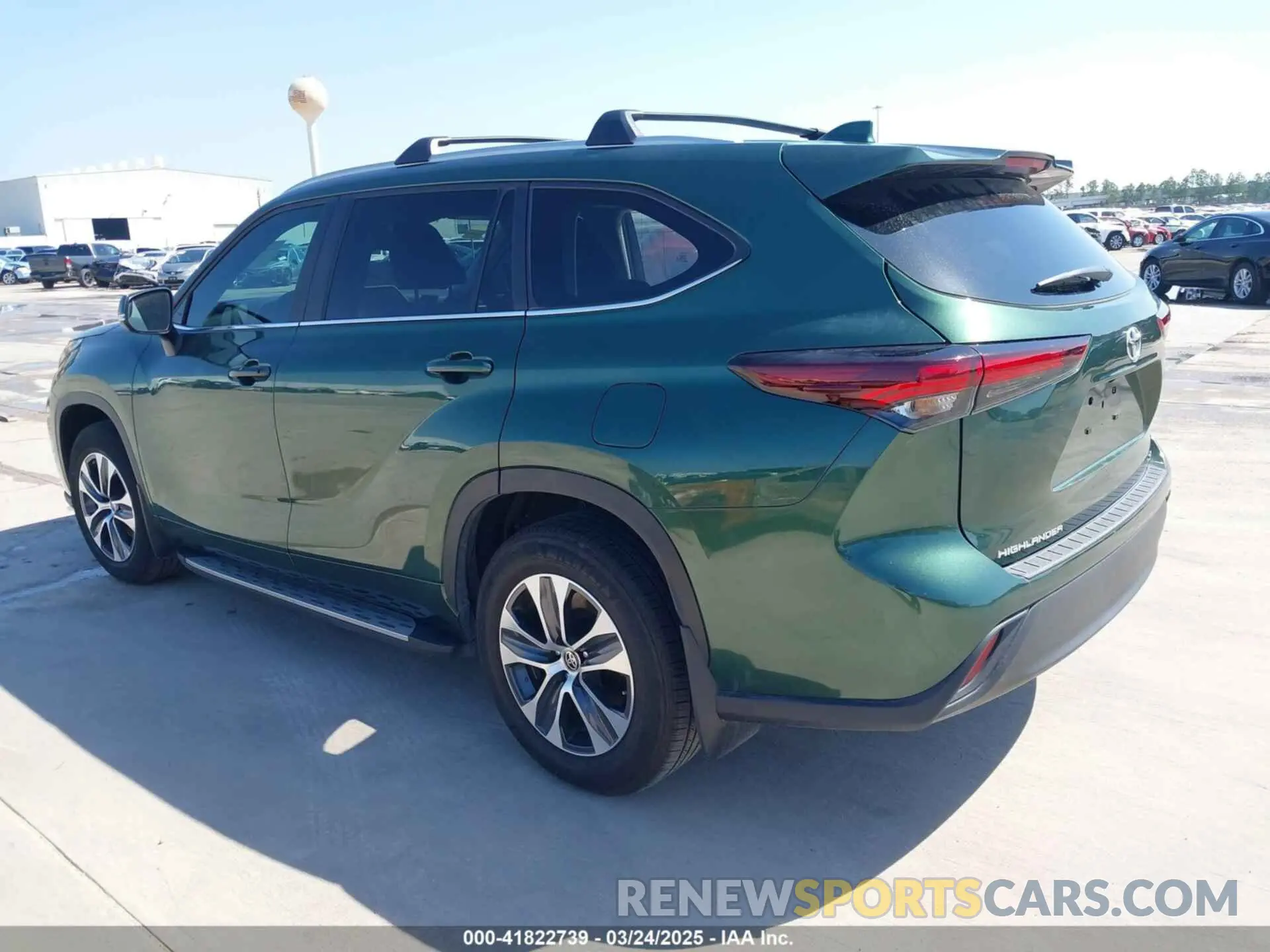 3 Photograph of a damaged car 5TDKDRAH0RS528069 TOYOTA HIGHLANDER 2024