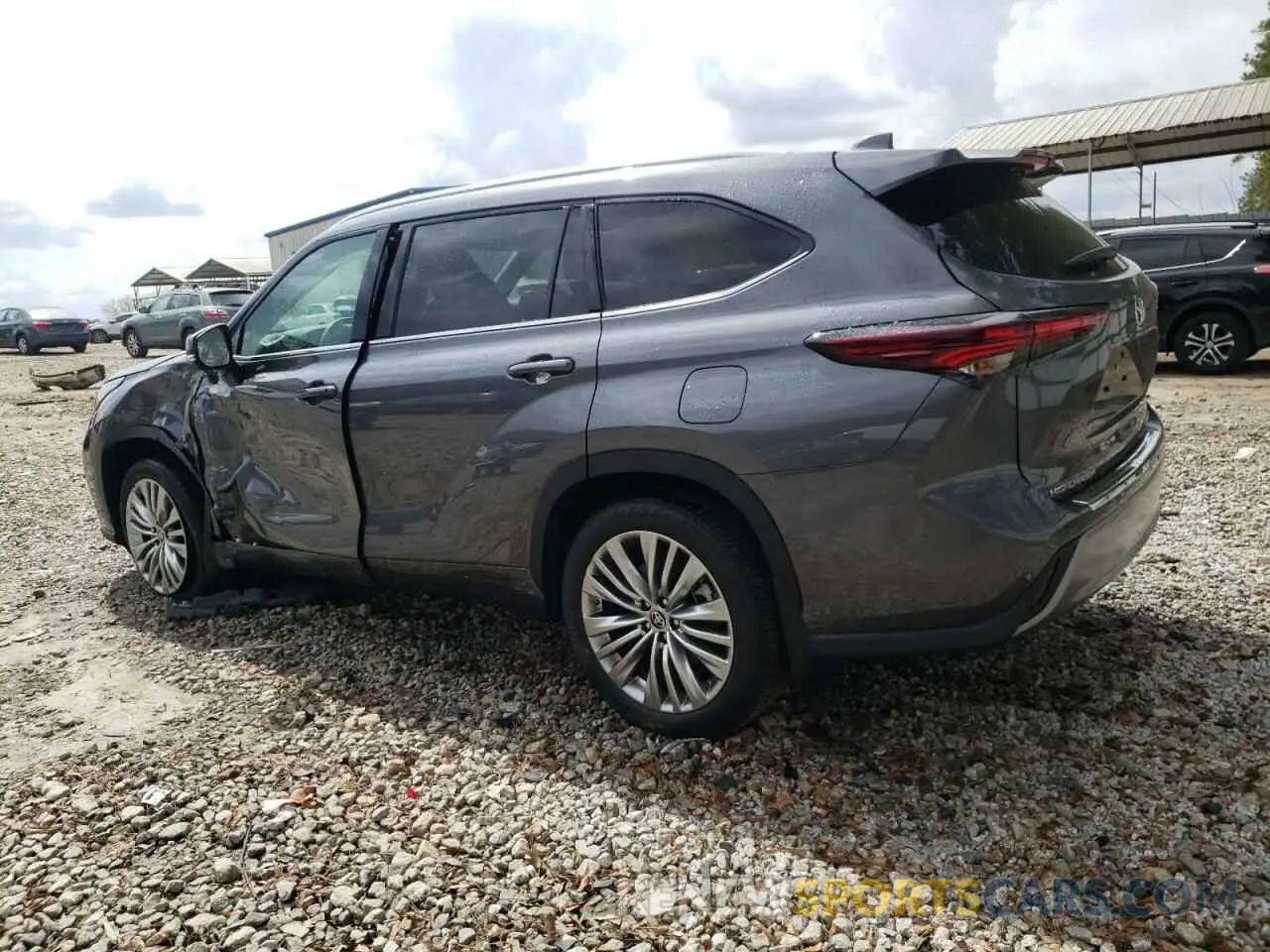 2 Photograph of a damaged car 5TDKDRAH0RS530937 TOYOTA HIGHLANDER 2024
