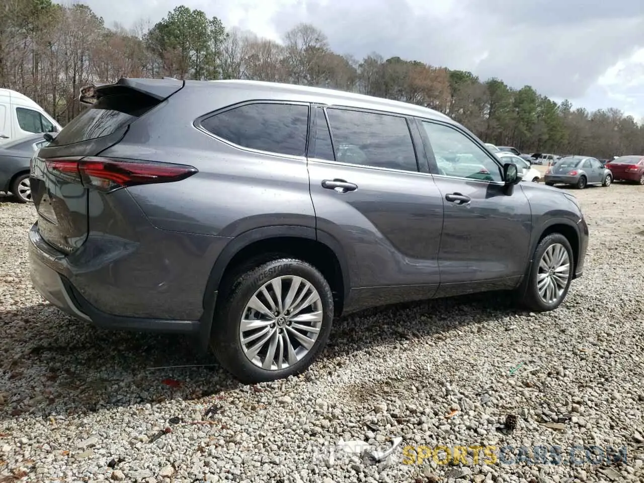 3 Photograph of a damaged car 5TDKDRAH0RS530937 TOYOTA HIGHLANDER 2024