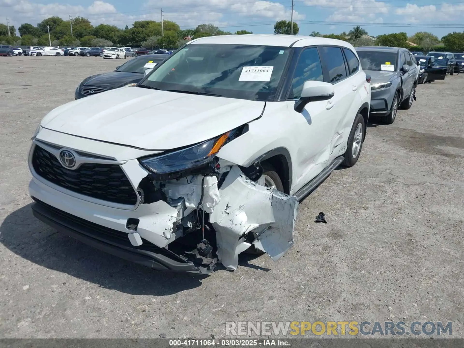 2 Photograph of a damaged car 5TDKDRAH0RS538018 TOYOTA HIGHLANDER 2024
