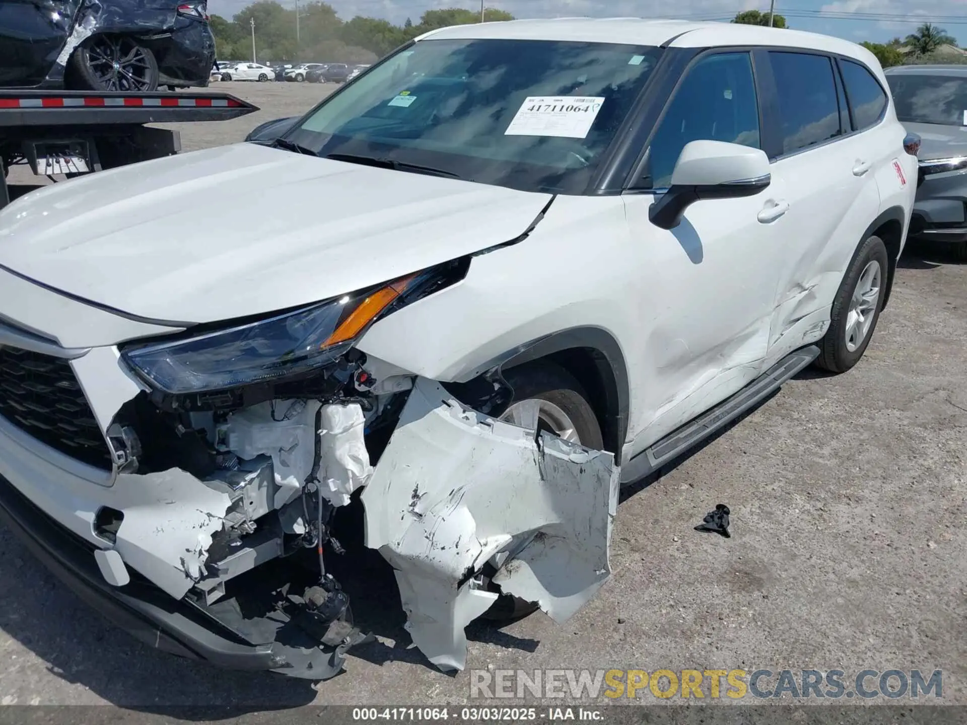 6 Photograph of a damaged car 5TDKDRAH0RS538018 TOYOTA HIGHLANDER 2024