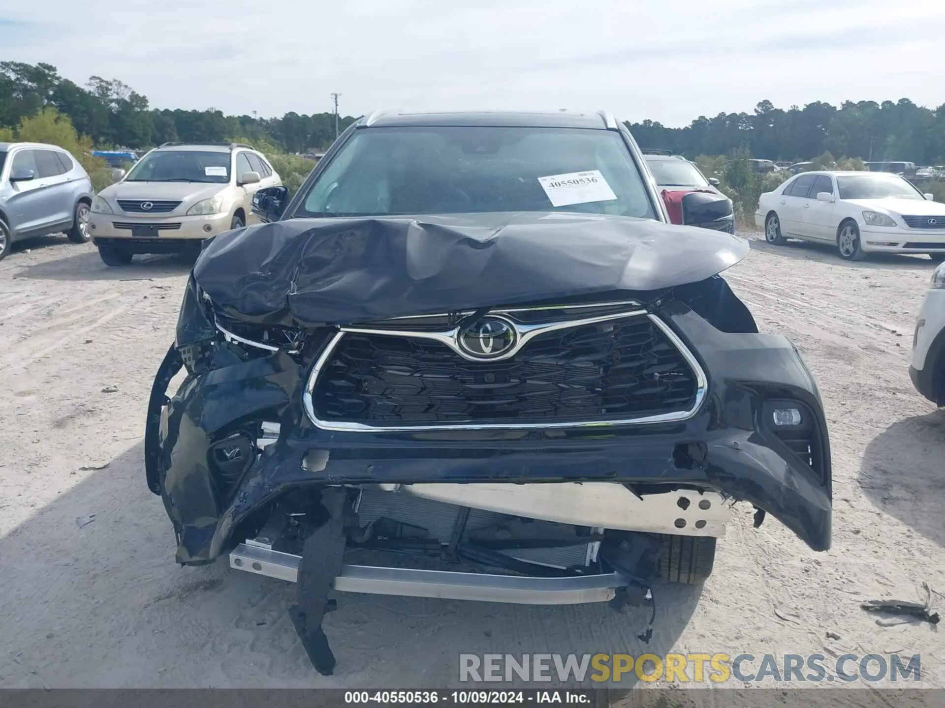 12 Photograph of a damaged car 5TDKDRAH0RS548306 TOYOTA HIGHLANDER 2024