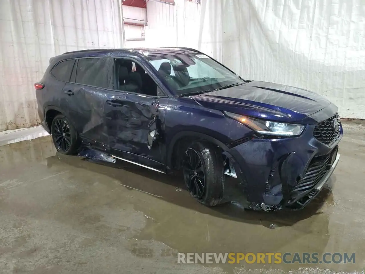 4 Photograph of a damaged car 5TDKDRAH1RS537296 TOYOTA HIGHLANDER 2024