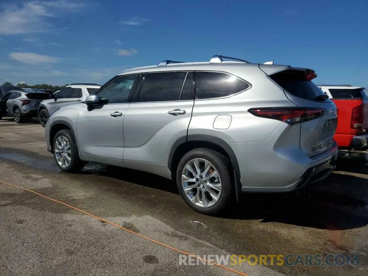 2 Photograph of a damaged car 5TDKDRAH1RS543440 TOYOTA HIGHLANDER 2024