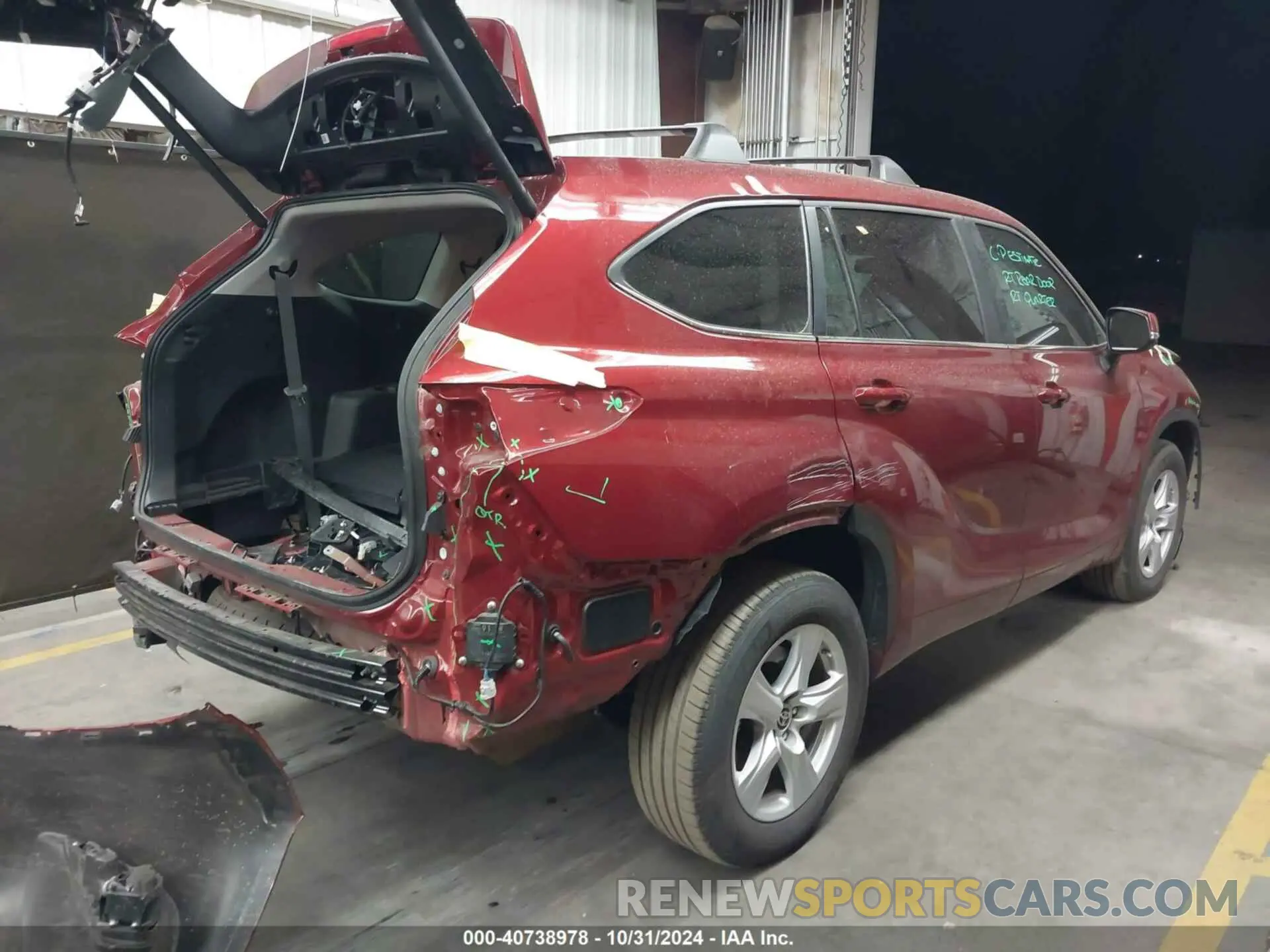 4 Photograph of a damaged car 5TDKDRAH2RS054318 TOYOTA HIGHLANDER 2024