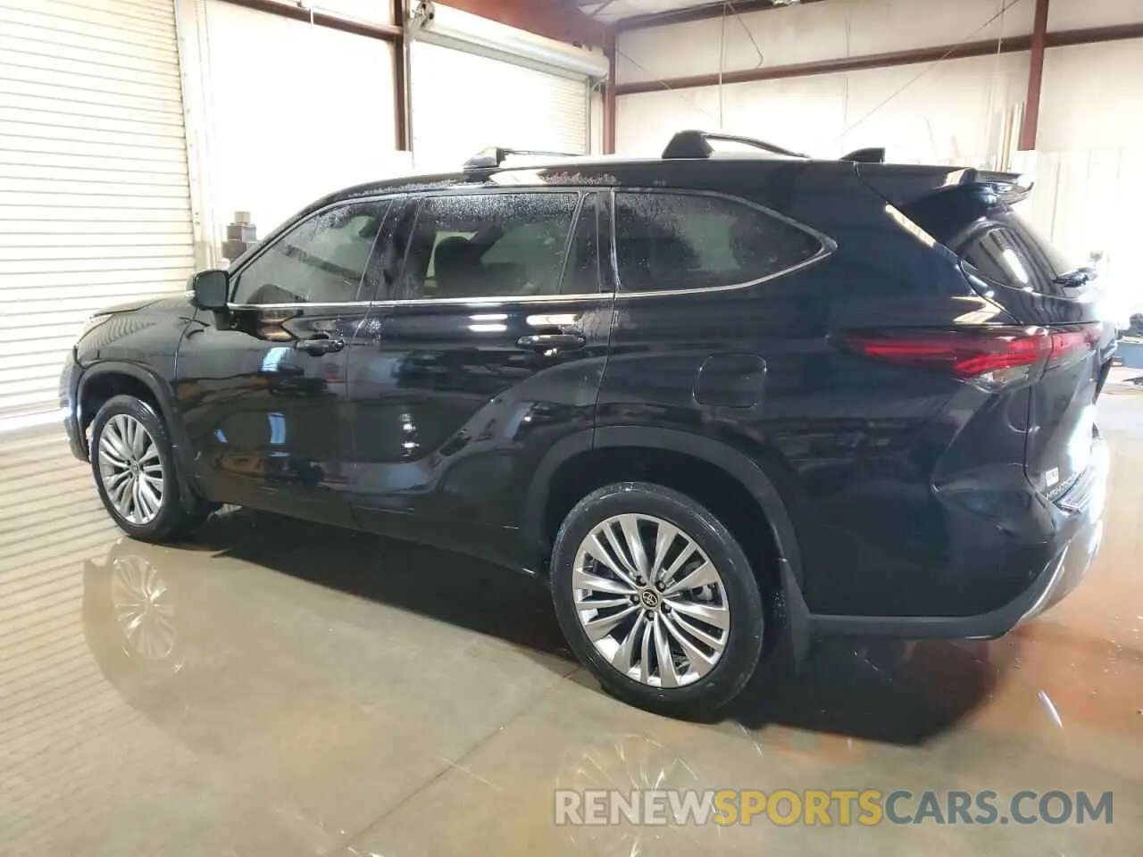 2 Photograph of a damaged car 5TDKDRAH2RS529157 TOYOTA HIGHLANDER 2024