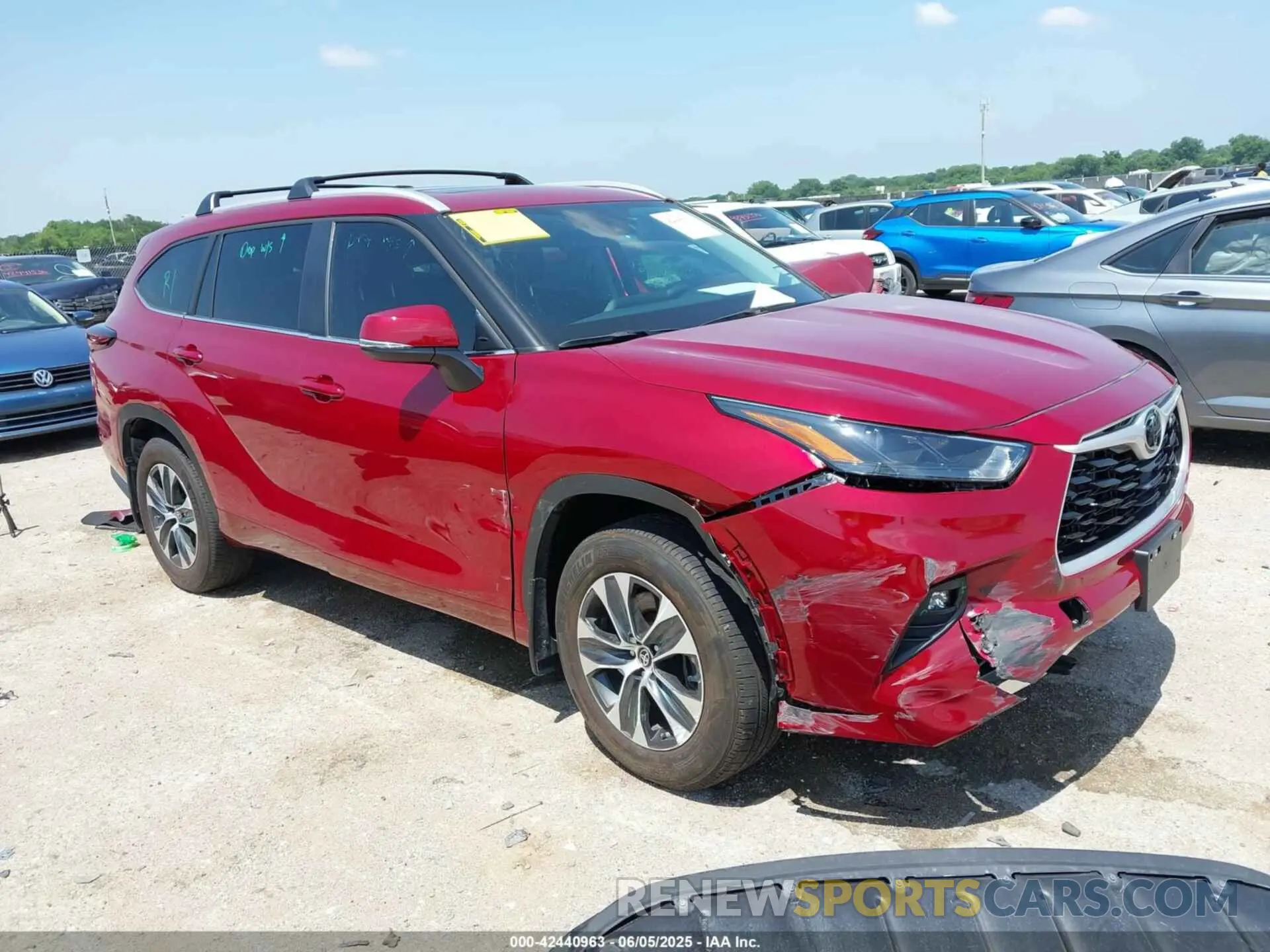 1 Photograph of a damaged car 5TDKDRAH2RS542040 TOYOTA HIGHLANDER 2024