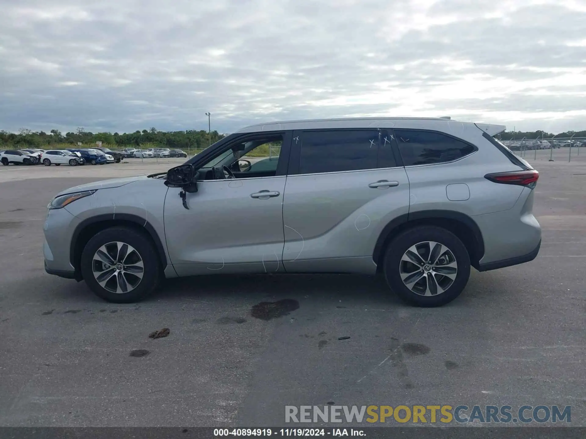 14 Photograph of a damaged car 5TDKDRAH3RS053551 TOYOTA HIGHLANDER 2024