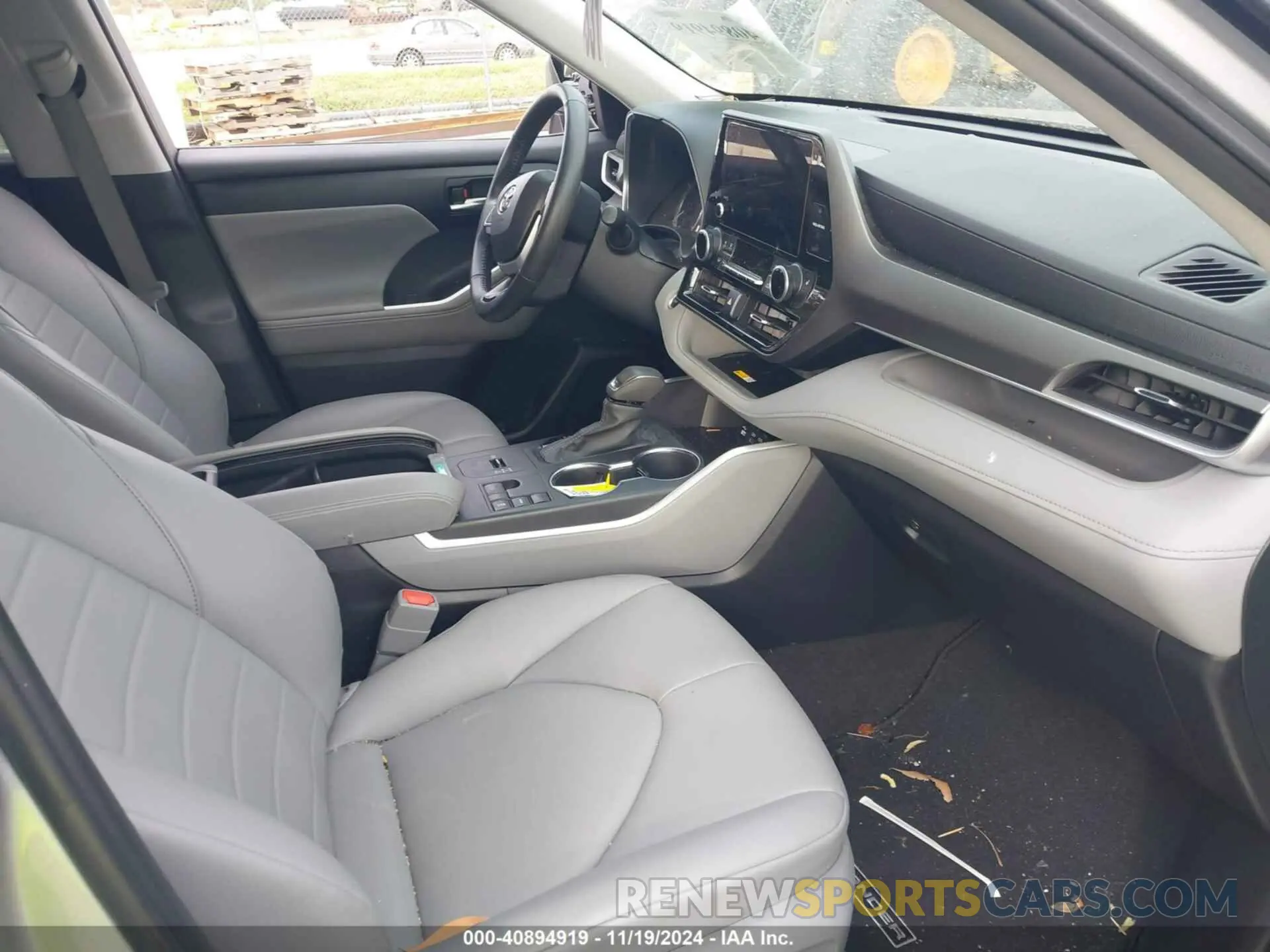 5 Photograph of a damaged car 5TDKDRAH3RS053551 TOYOTA HIGHLANDER 2024