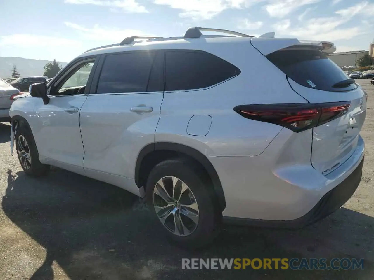 2 Photograph of a damaged car 5TDKDRAH4RS051601 TOYOTA HIGHLANDER 2024