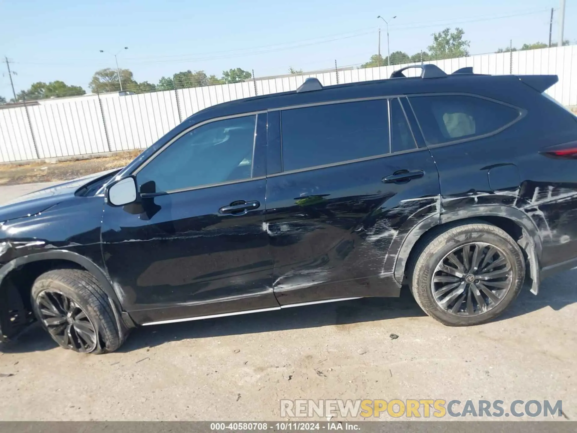 14 Photograph of a damaged car 5TDKDRAH4RS529760 TOYOTA HIGHLANDER 2024