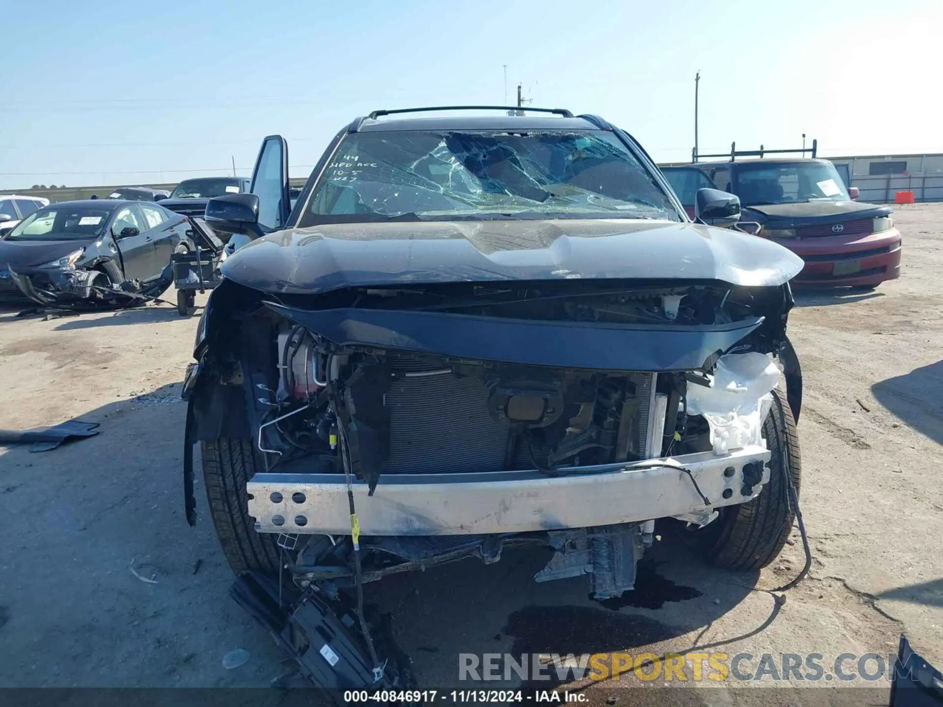 12 Photograph of a damaged car 5TDKDRAH4RS529886 TOYOTA HIGHLANDER 2024
