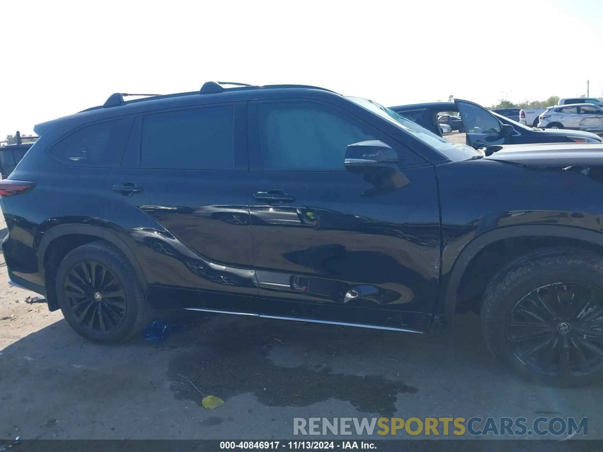 13 Photograph of a damaged car 5TDKDRAH4RS529886 TOYOTA HIGHLANDER 2024