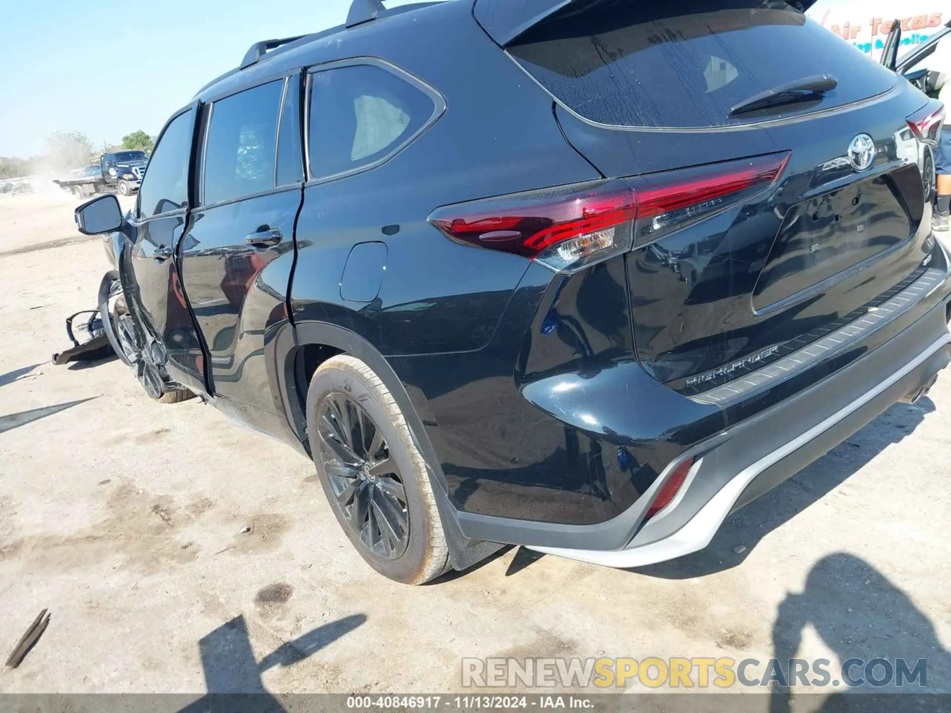3 Photograph of a damaged car 5TDKDRAH4RS529886 TOYOTA HIGHLANDER 2024