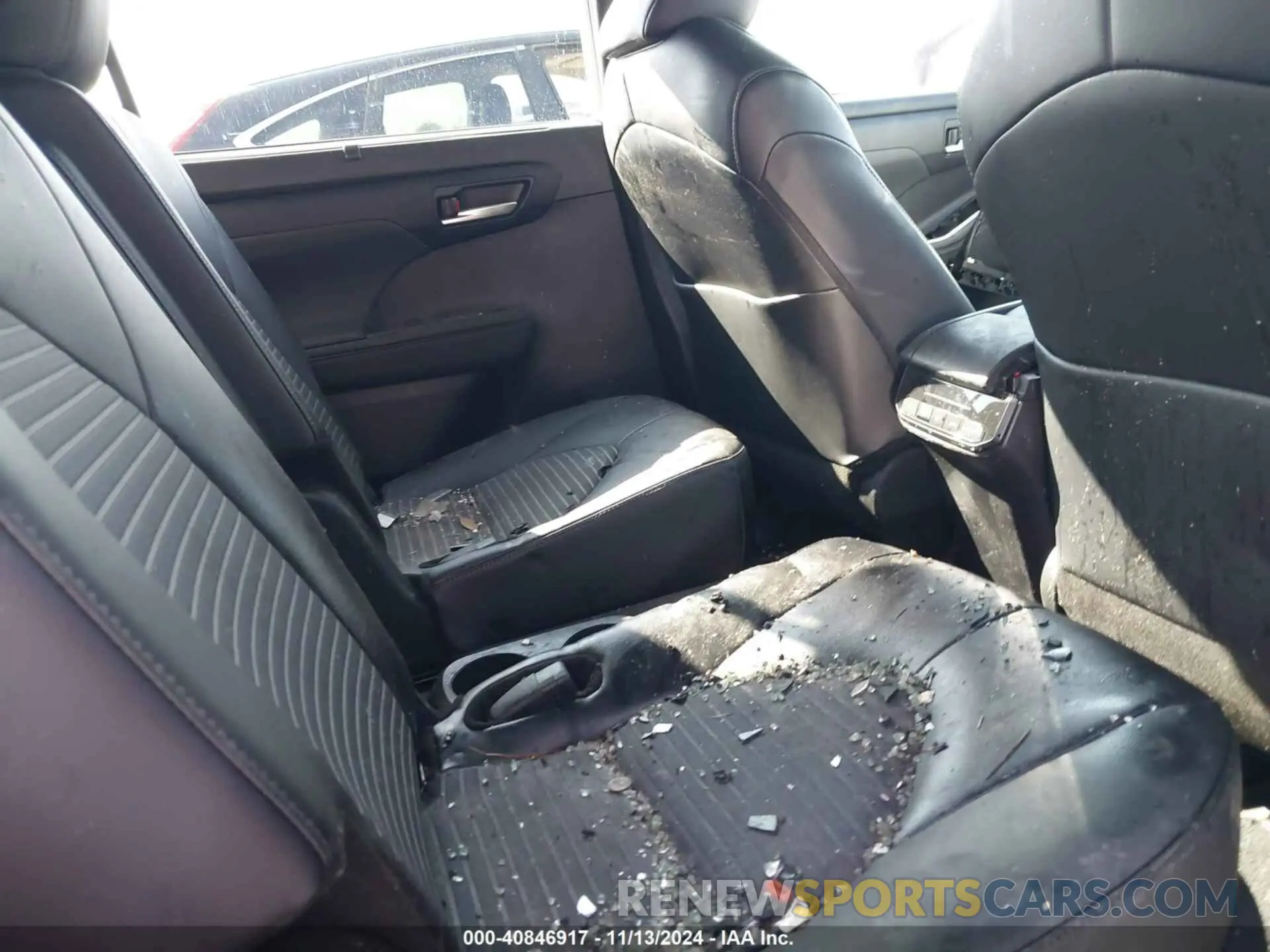 8 Photograph of a damaged car 5TDKDRAH4RS529886 TOYOTA HIGHLANDER 2024